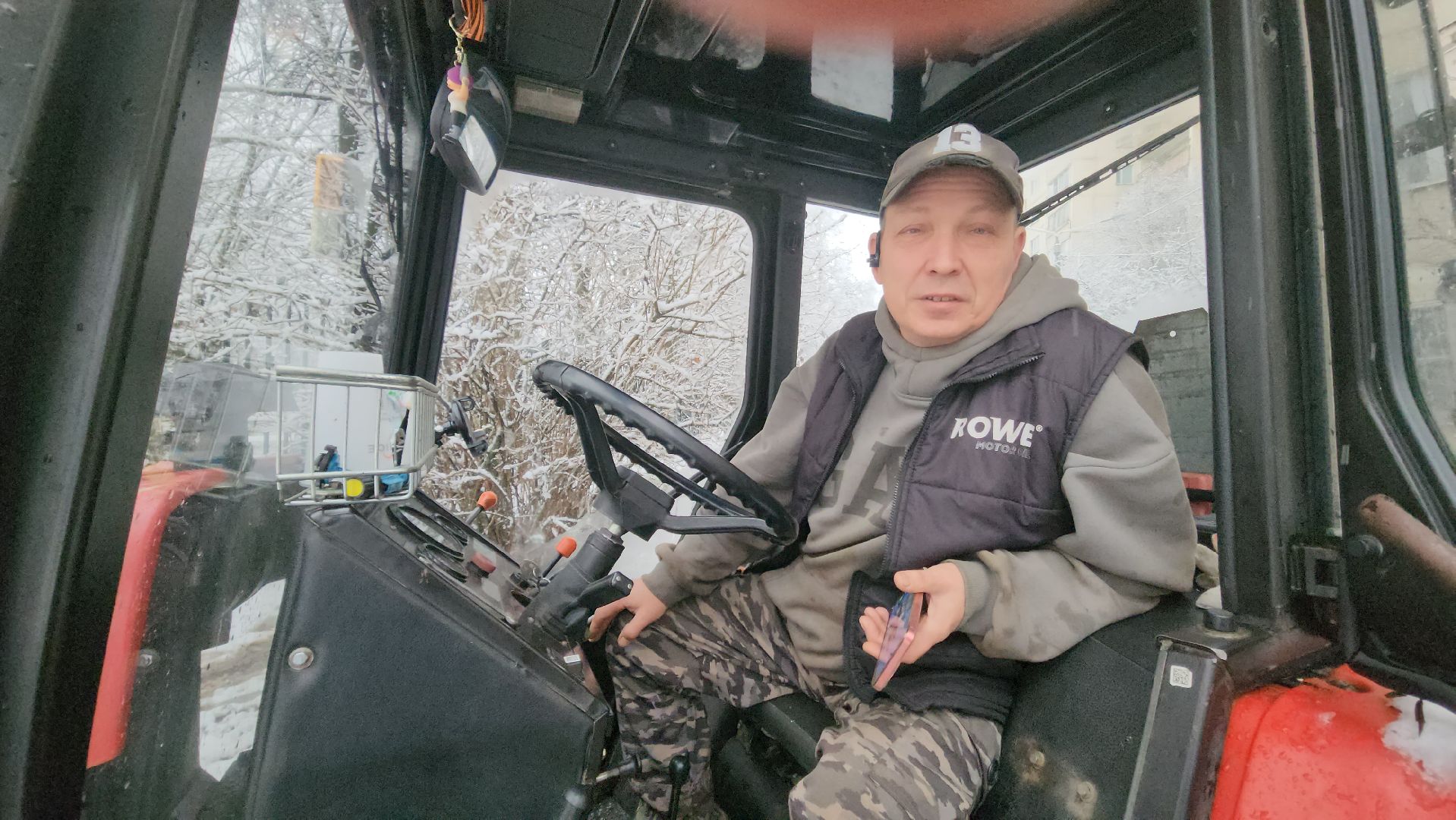 первый снег, уборка снега, красногорск,