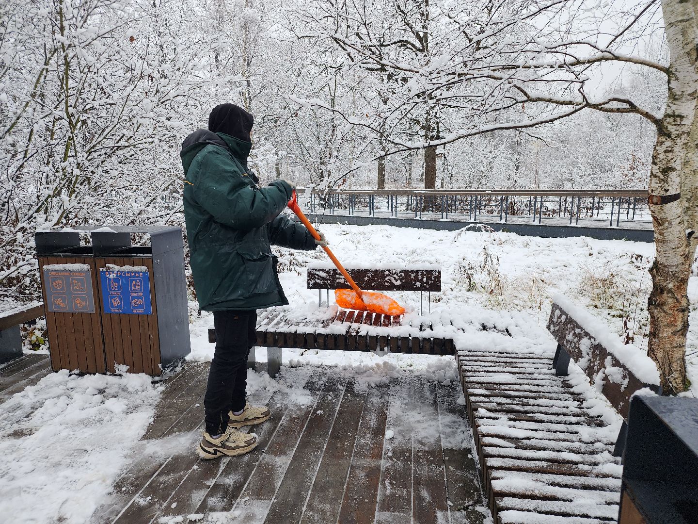 фрязино, снегопад, ликвидация последствий снегопада, снеговики, лесопарк, дворники,