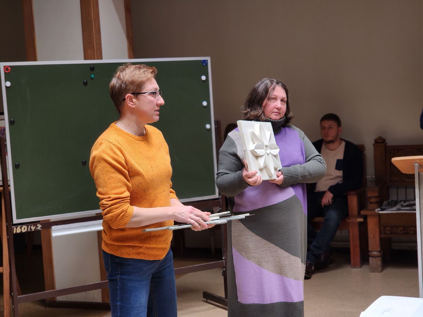 сергиев посад, сергиево-посадский городской округ, хотьково, абрамцево, абрамцевский колледж, ахпк, абрамцево-кудринская резьба, живопись, художественно-промышленный колледж, университет строганова, резьба по дереву, резьба по кости,