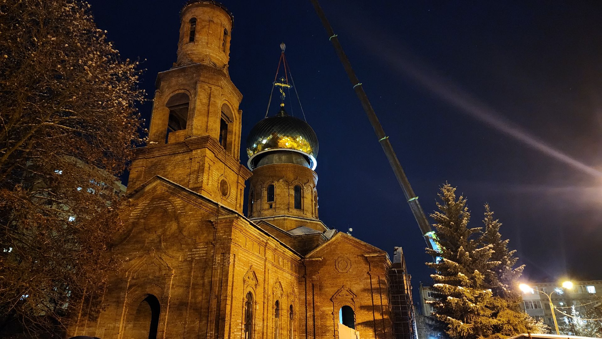 купол над храмом, Лобня,храм в лобне,