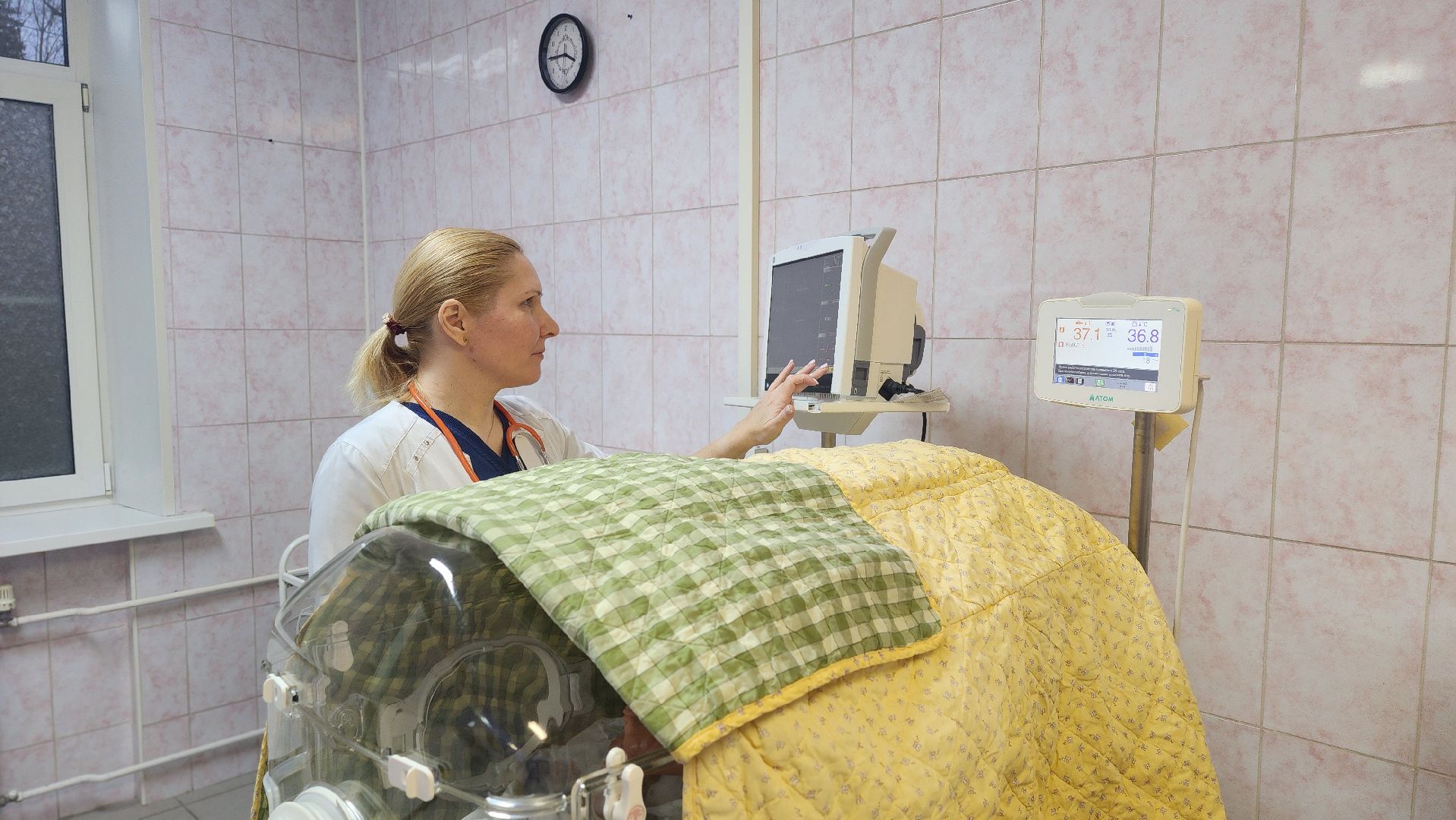 клин, роддом, день недоношенных детей, детская реанимация,