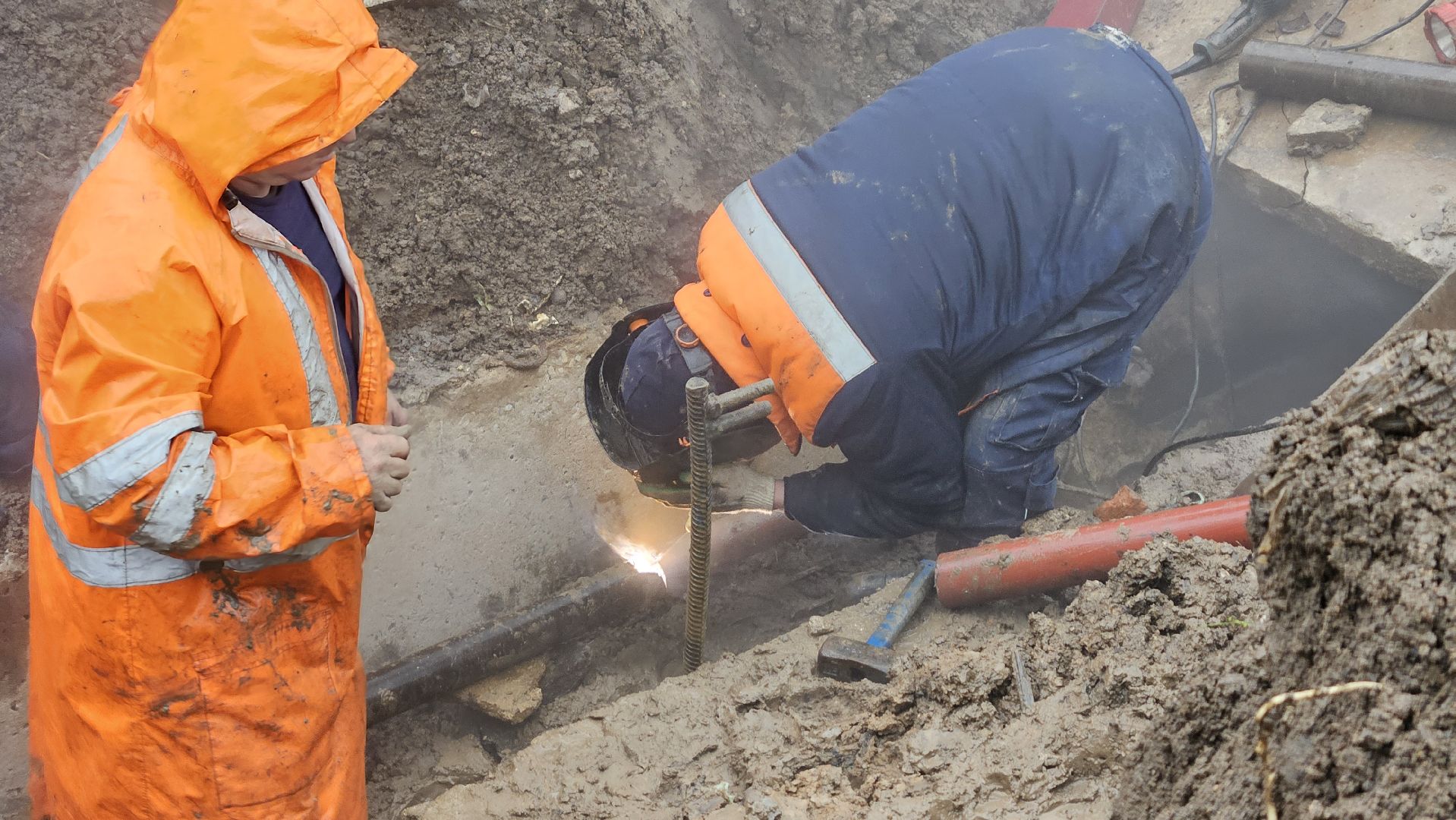 Долгопрудный ,жкх, прорыв трубы, горячая вода,