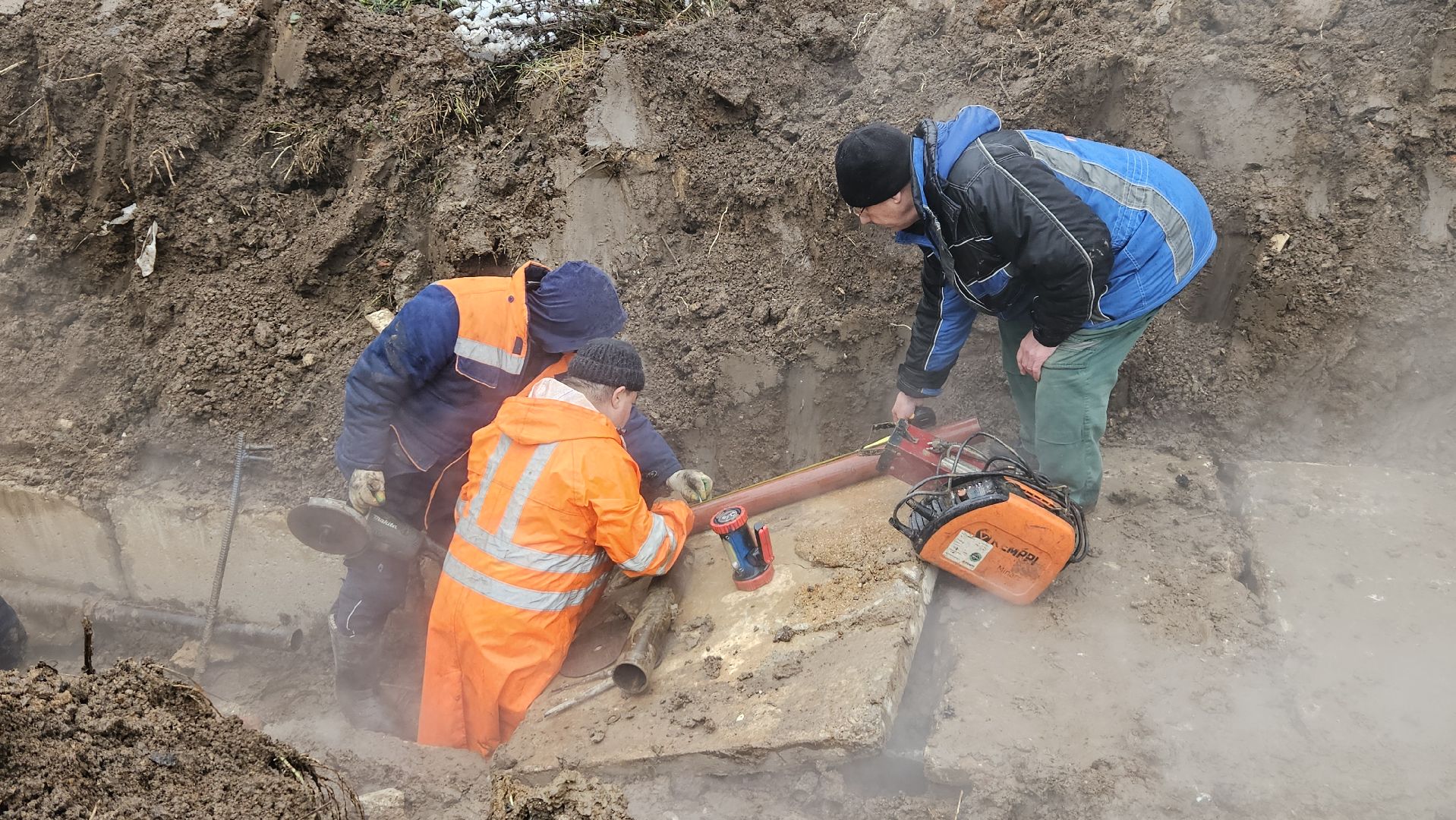 Долгопрудный ,жкх, прорыв трубы, горячая вода,
