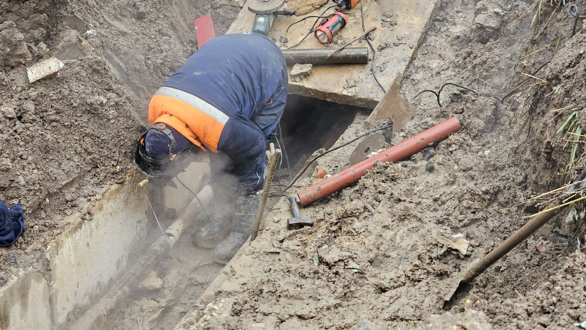 Долгопрудный ,жкх, прорыв трубы, горячая вода,