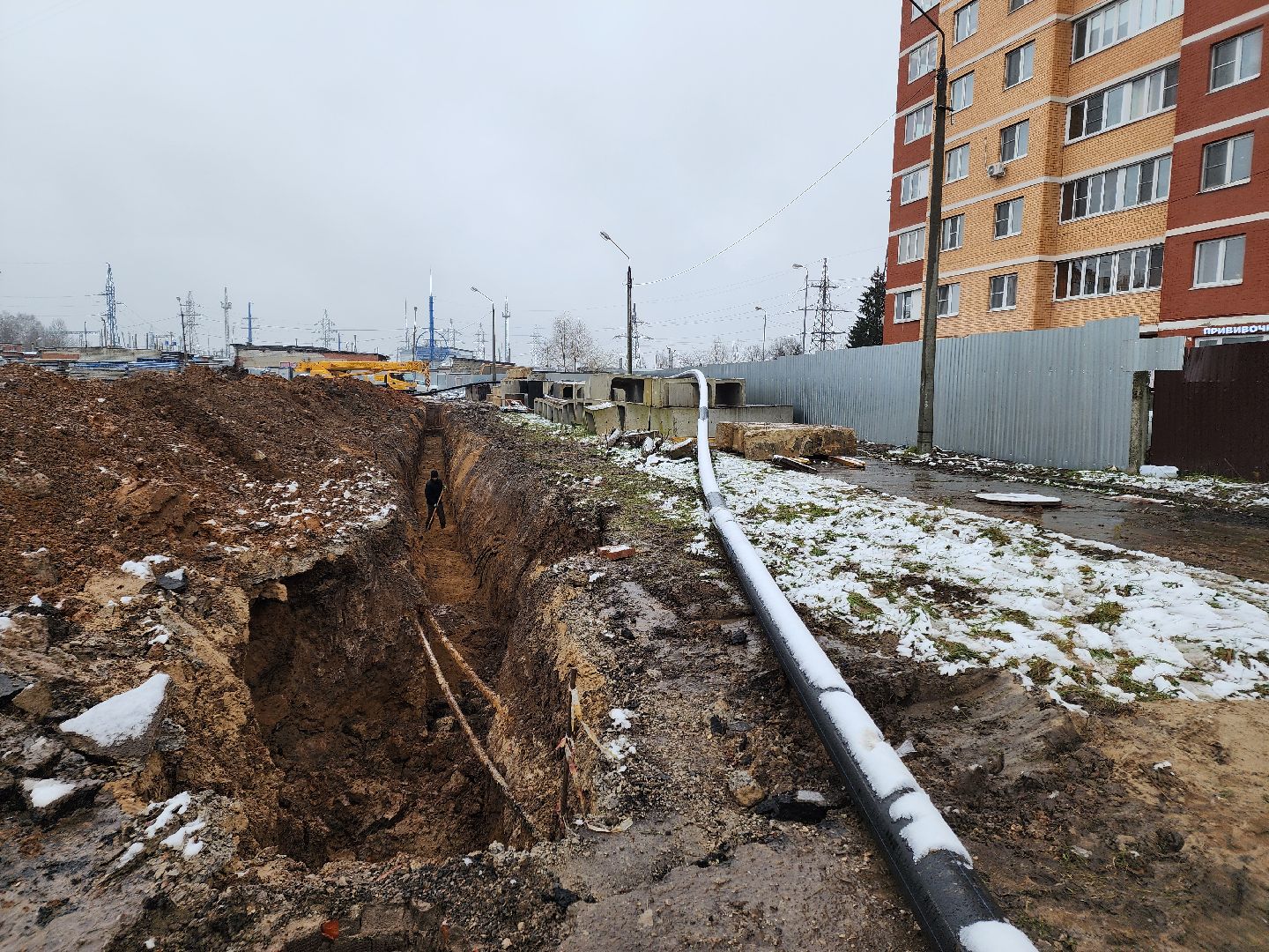 чехов, улица чехова 8а, гимназия 2, пристройка, новый корпус, строительство, реконструкция, прокладка инженерных сетей, водопровод, сеть водоснабжения, вынос кабелей, система электроснабжения, канализация, теплотрасса, котлован, фундамент, земляные работы, госпрограмма московской области,