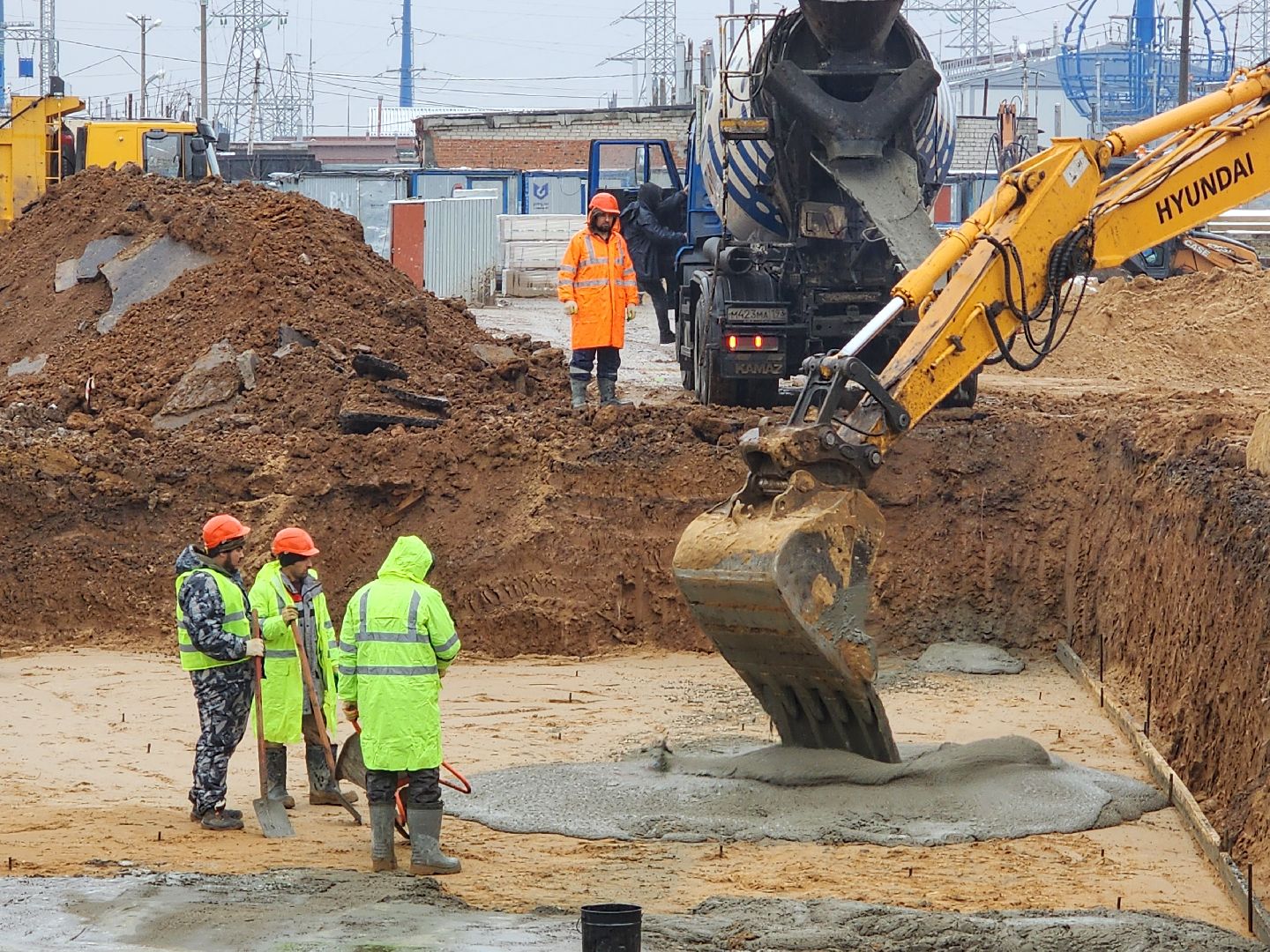 чехов, улица чехова 8а, гимназия 2, пристройка, новый корпус, строительство, реконструкция, прокладка инженерных сетей, водопровод, сеть водоснабжения, вынос кабелей, система электроснабжения, канализация, теплотрасса, котлован, фундамент, земляные работы, госпрограмма московской области,