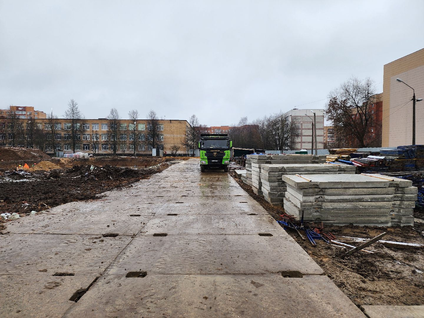 чехов, улица чехова 8а, гимназия 2, пристройка, новый корпус, строительство, реконструкция, прокладка инженерных сетей, водопровод, сеть водоснабжения, вынос кабелей, система электроснабжения, канализация, теплотрасса, котлован, фундамент, земляные работы, госпрограмма московской области,