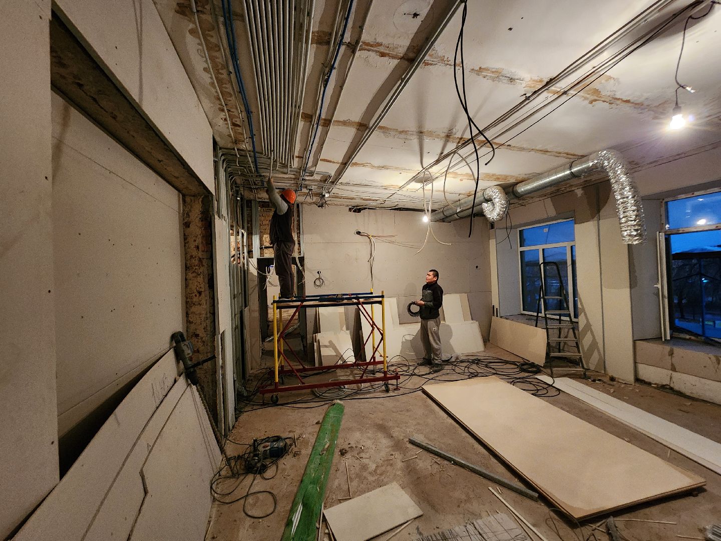 чехов, улица ильича 34а, дошкольное отделение, лицей 4, детский сад, капитальный ремонт, реконструкция, капремонт здания, внутренняя отделка помещений, черновая отделка, чистовая отделка, облицовка панелями, прокладка инженерных сетей,  внутренние коммуникации, водоснабжение, канализация, отопление, слаботочные системы, вентиляция, замена кровли, фасадные работы, госпрограмма московской области,