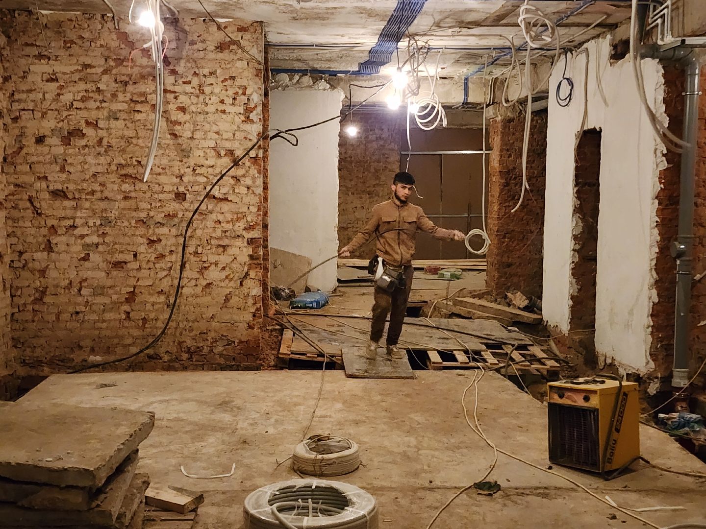 чехов, улица ильича 34а, дошкольное отделение, лицей 4, детский сад, капитальный ремонт, реконструкция, капремонт здания, внутренняя отделка помещений, черновая отделка, чистовая отделка, облицовка панелями, прокладка инженерных сетей,  внутренние коммуникации, водоснабжение, канализация, отопление, слаботочные системы, вентиляция, замена кровли, фасадные работы, госпрограмма московской области,