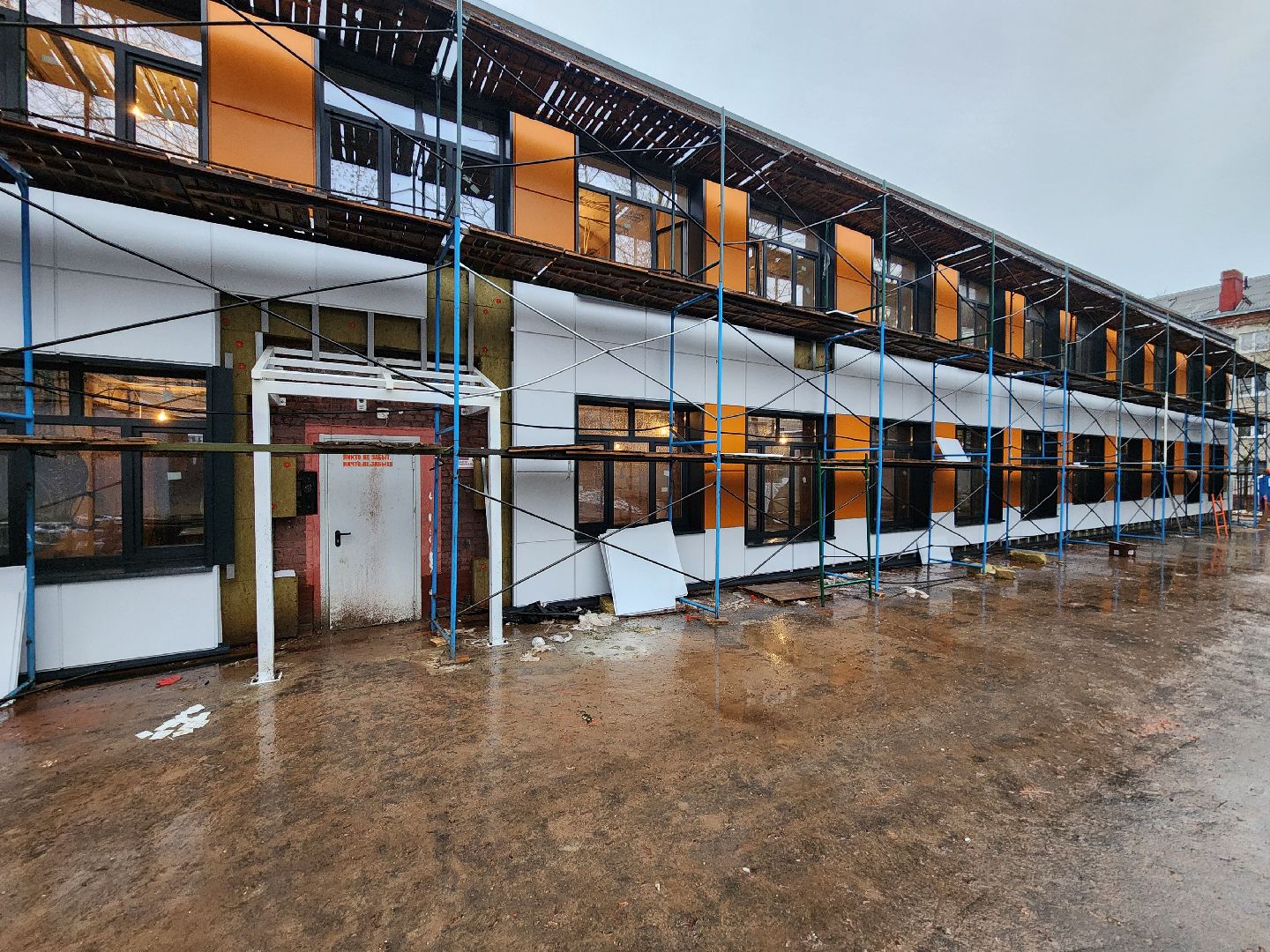 чехов, улица ильича 34а, дошкольное отделение, лицей 4, детский сад, капитальный ремонт, реконструкция, капремонт здания, внутренняя отделка помещений, черновая отделка, чистовая отделка, облицовка панелями, прокладка инженерных сетей,  внутренние коммуникации, водоснабжение, канализация, отопление, слаботочные системы, вентиляция, замена кровли, фасадные работы, госпрограмма московской области,