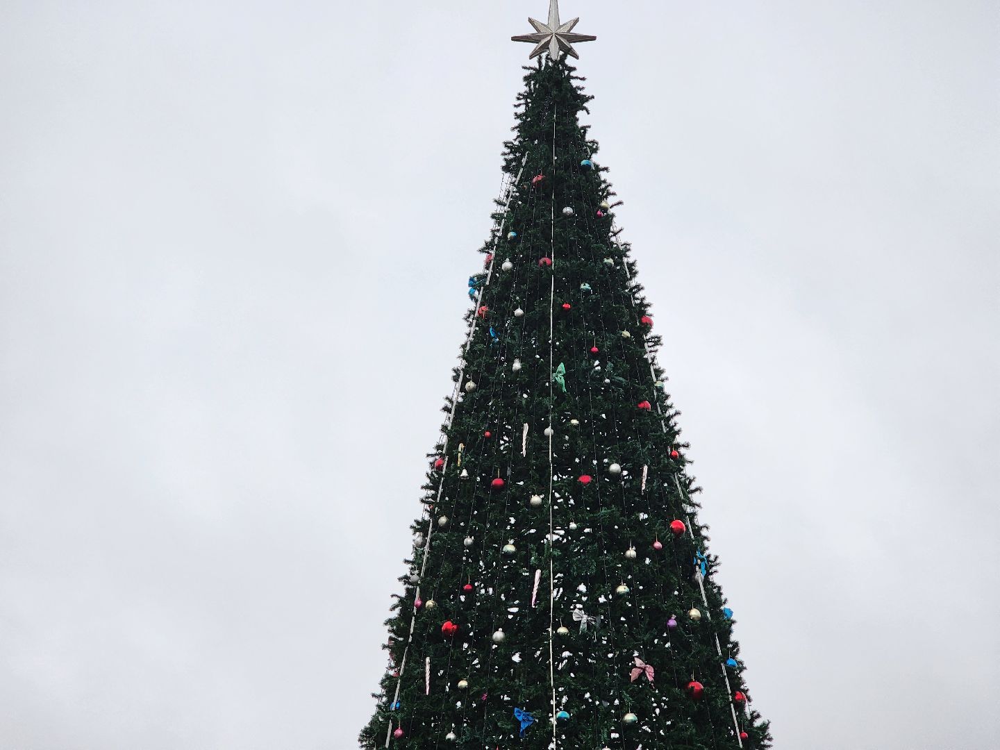 новогодняя елка, новогодние украшения, украшение города к новому году, старая купавна, богородский городский округ,