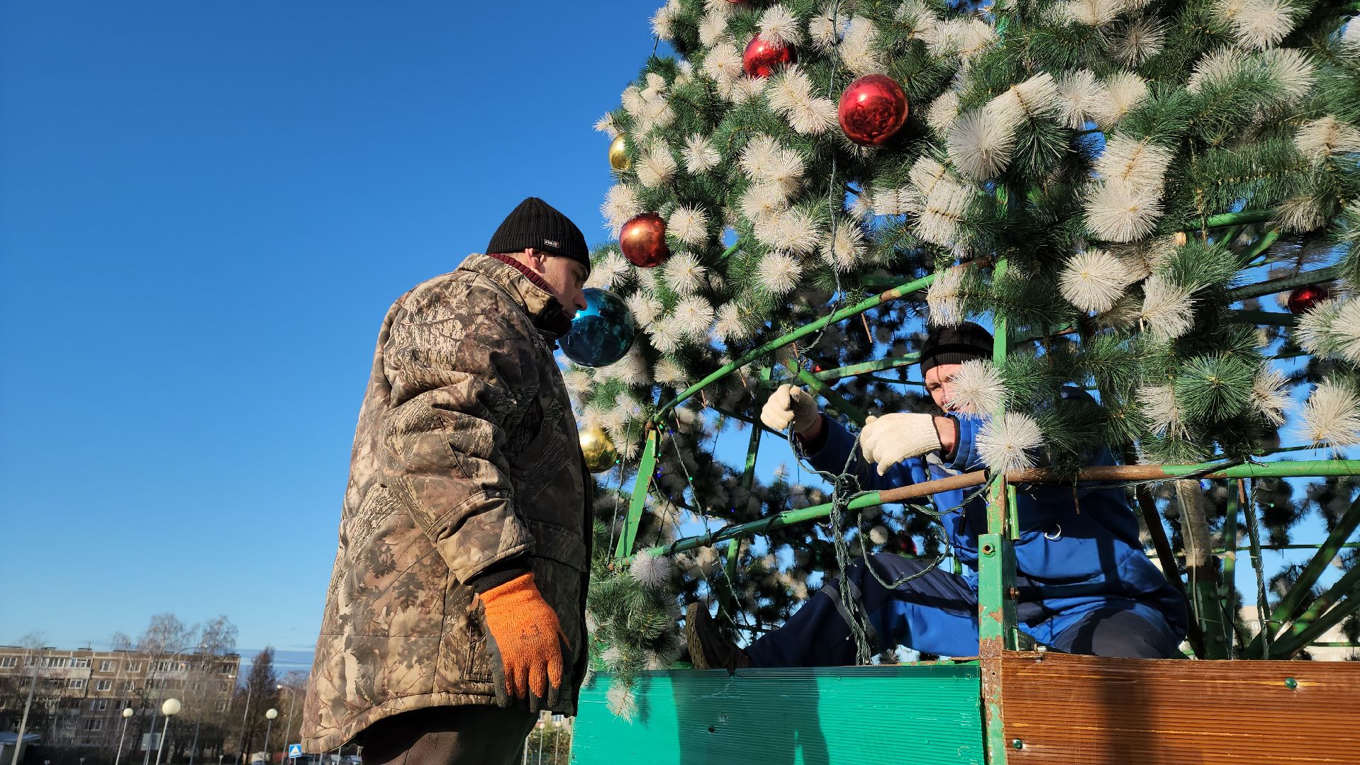 кашира, благоустройство, новогодняя елка, символ нового года, новый год, украшение города к новому году,
