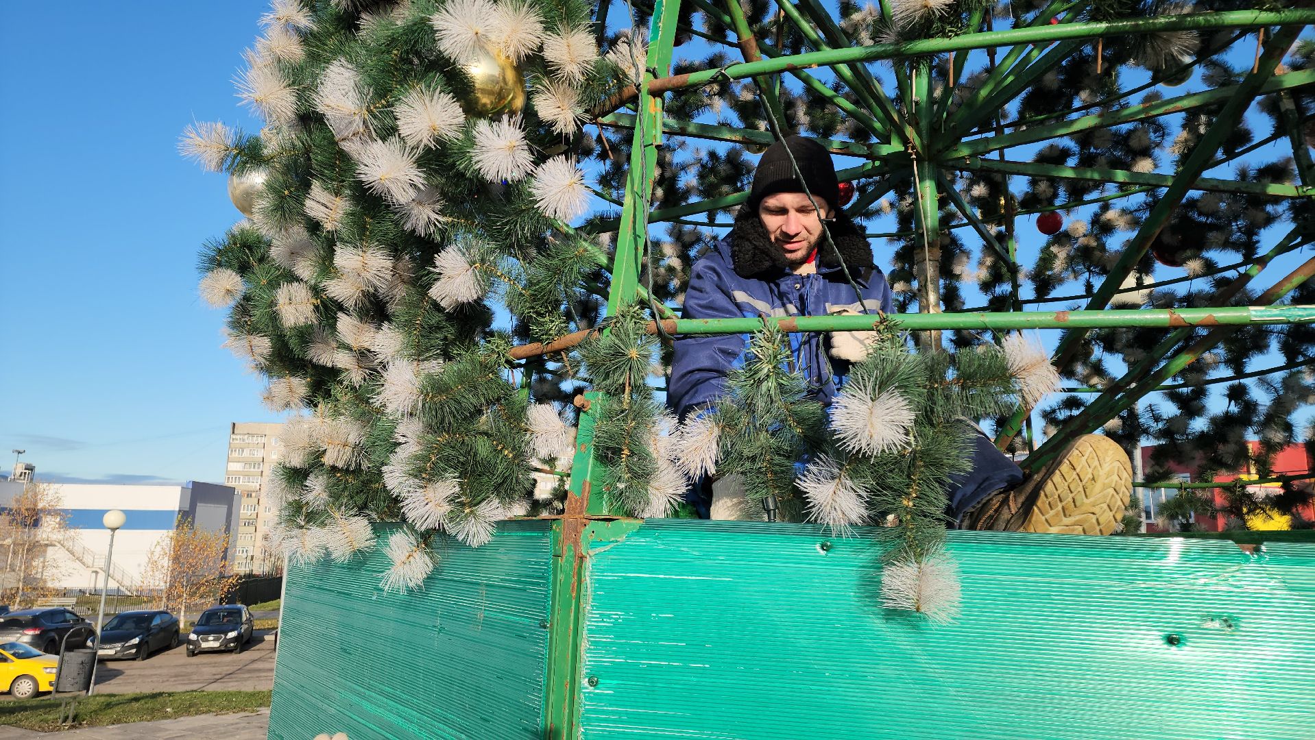 кашира, благоустройство, новогодняя елка, символ нового года, новый год, украшение города к новому году,