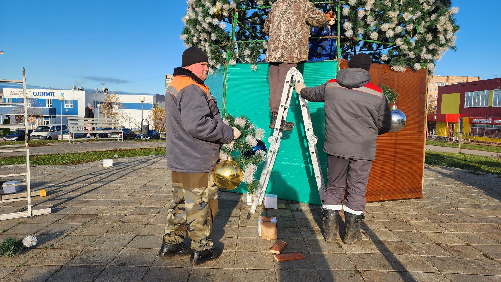 кашира, благоустройство, новогодняя елка, символ нового года, новый год, украшение города к новому году,