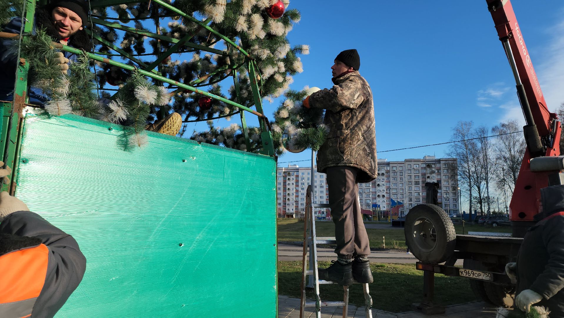 кашира, благоустройство, новогодняя елка, символ нового года, новый год, украшение города к новому году,