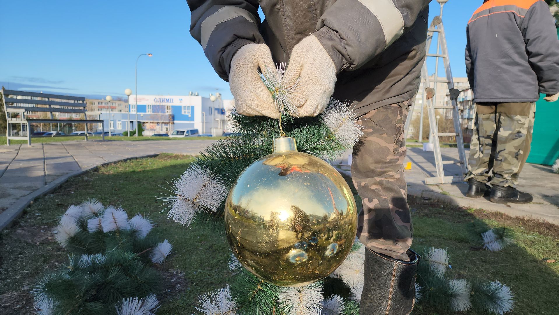 кашира, благоустройство, новогодняя елка, символ нового года, новый год, украшение города к новому году,