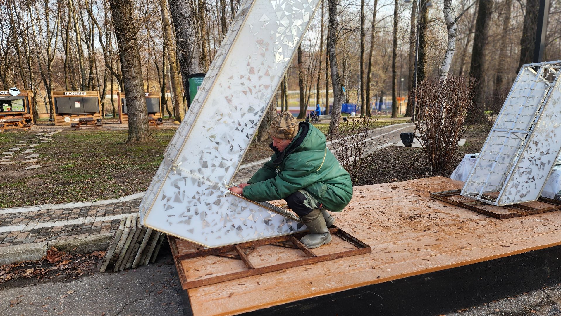 клин, сестрорецкий парк, украшения, резиденция деда мороза, новый год,