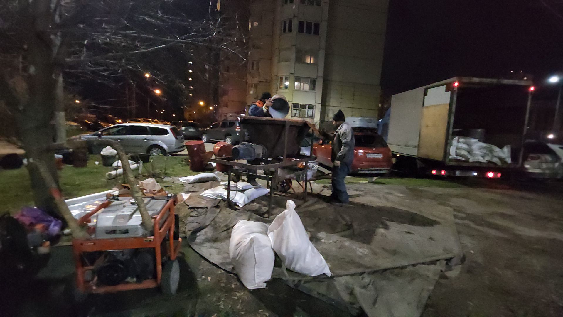 долгопрудный, молодежная улица, детская площадка, резиновое покрытие,горка, скамейка,