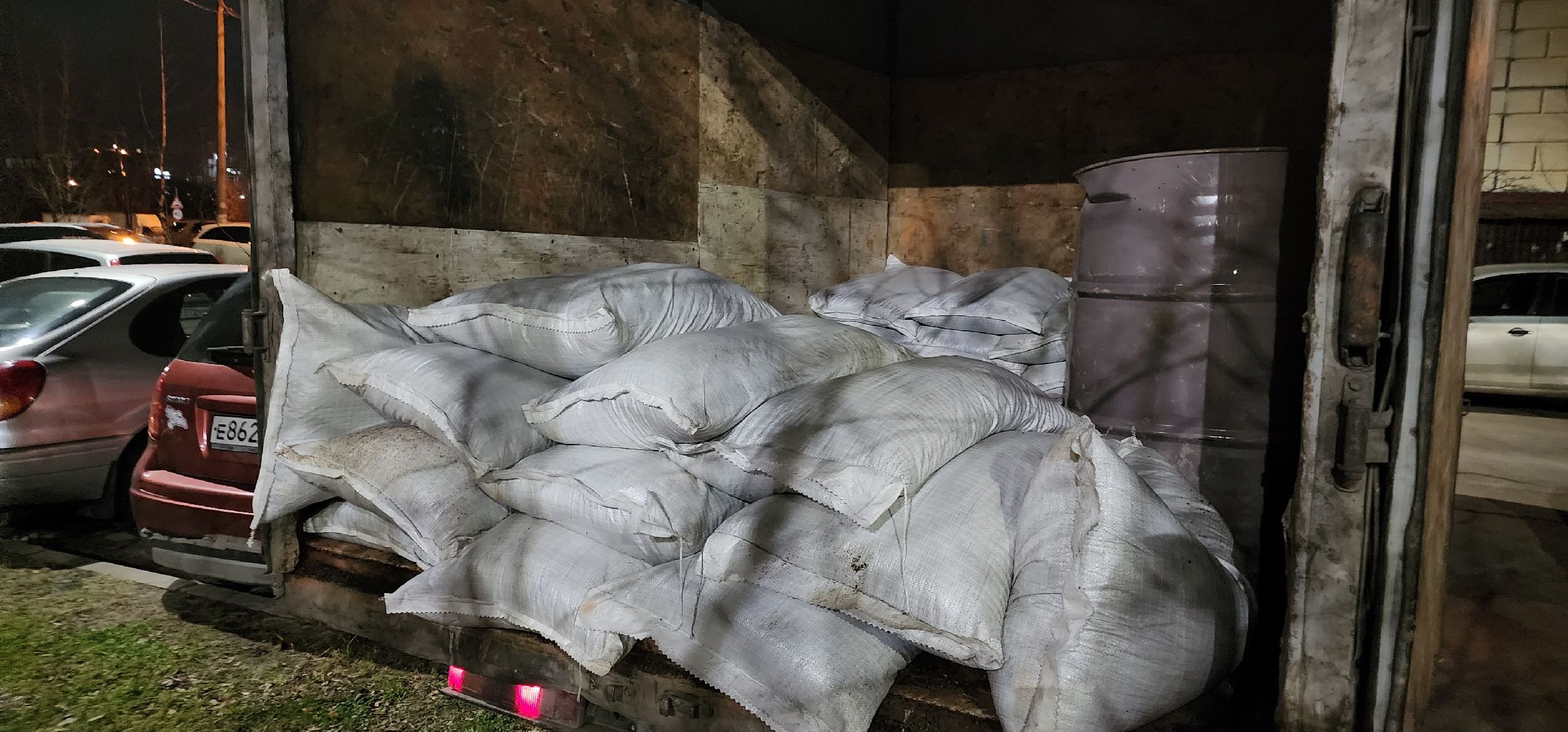 долгопрудный, молодежная улица, детская площадка, резиновое покрытие,горка, скамейка,