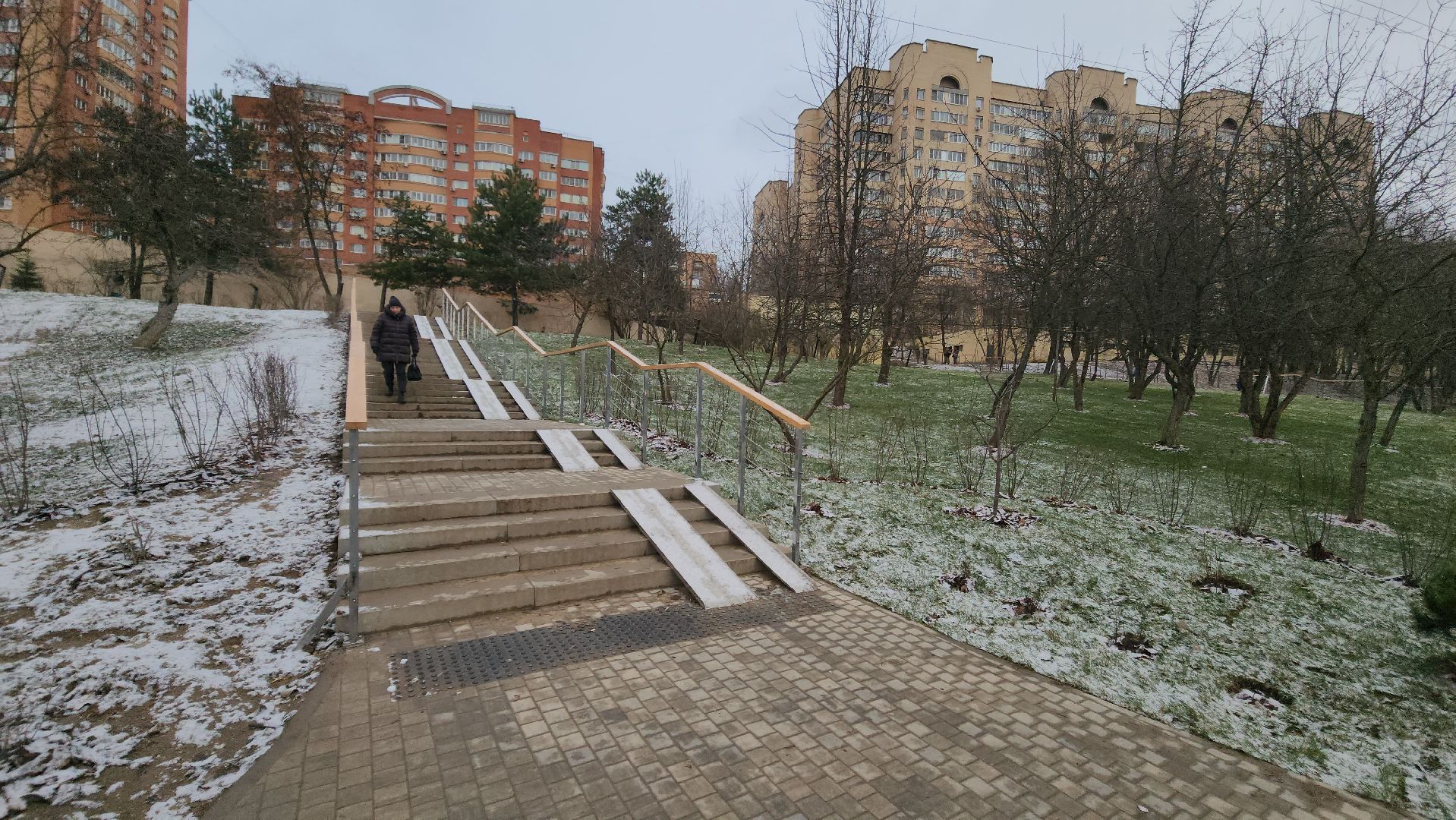 красногорск, яблоневый сквер,