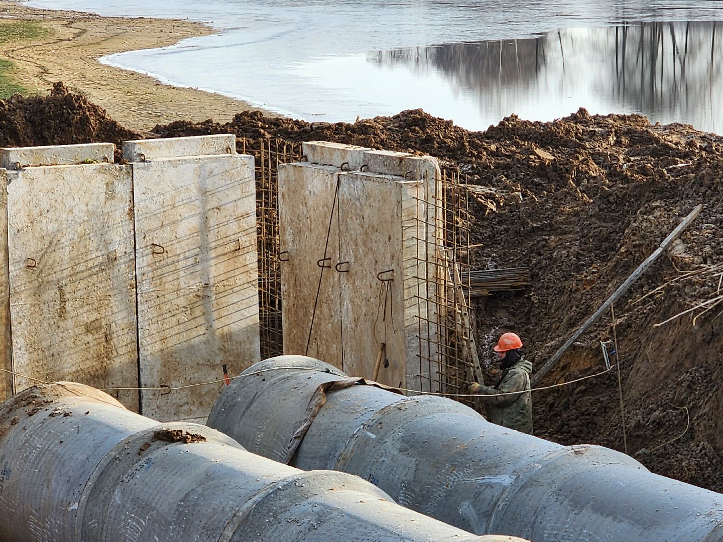 чехов, деревня капустино, плотина, капитальный ремонт, капремонт плотины, реконструкция, система водосброса, водосток, госпрограмма московской области, мбу экология и природопользование, сергей дьячков,обращения жителей, портал добродел,водовыпуск, земляной вал, водоотвод,