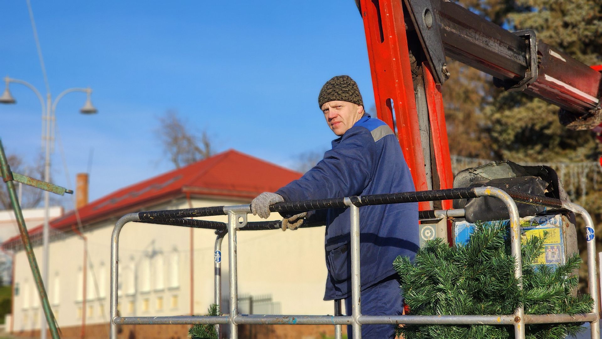 волоколамск, новогодние гирлянды, украшение города,