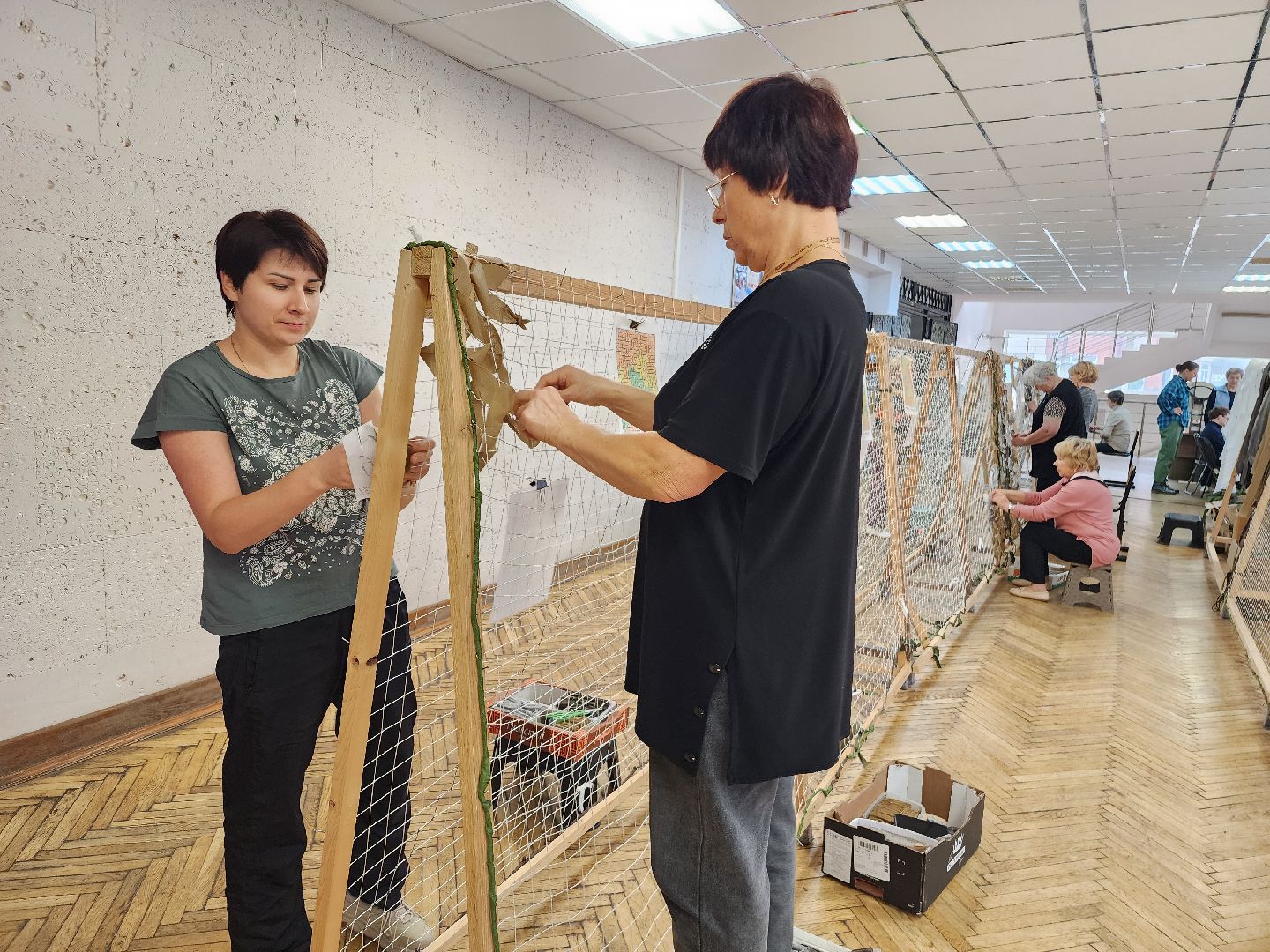 фрязино, плетение сетей, маскировочные сети, волонтеры, добровольцы, помощь фронту,