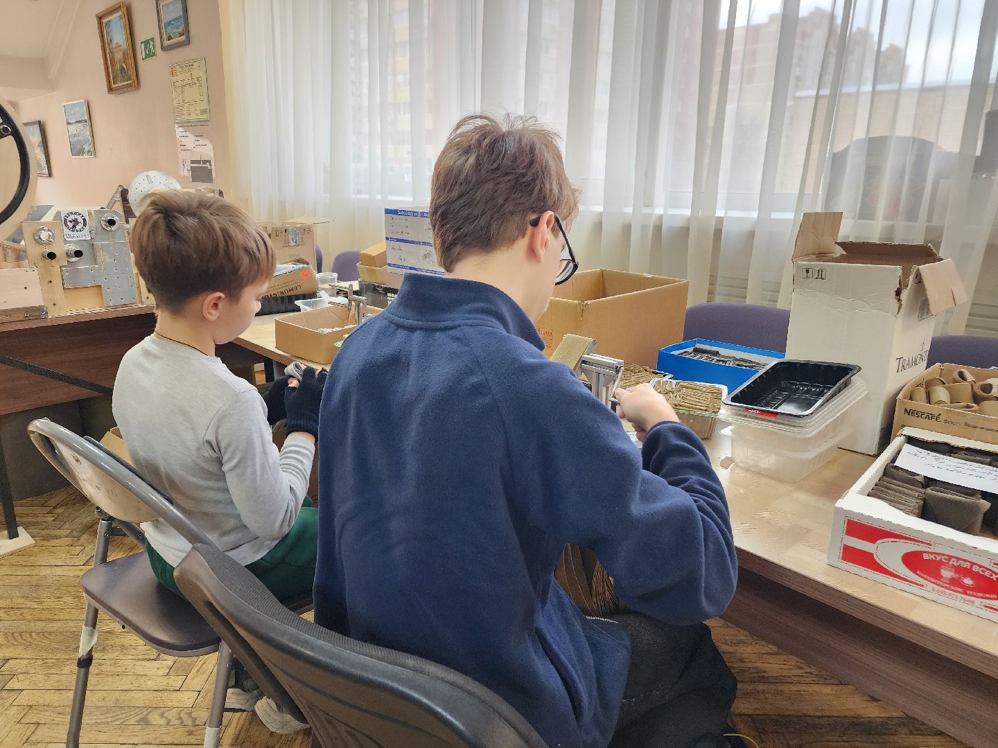 фрязино, плетение сетей, маскировочные сети, волонтеры, добровольцы, помощь фронту,