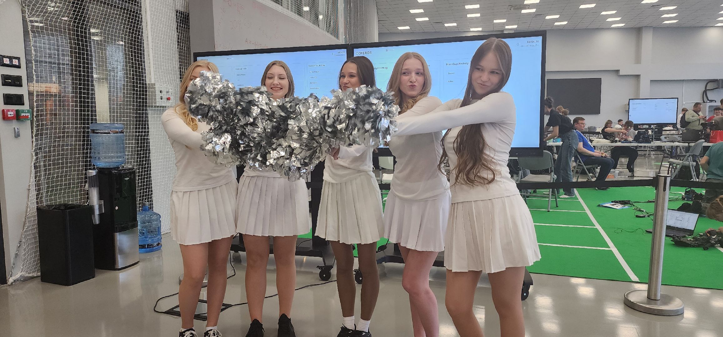 долгопрудный, физтех-лицей, мфти, лаборатория волновых процессов, гуманоидные роботы, робоспорт, забег роботов, алгоритм, тяжелый гуманоидный робот,