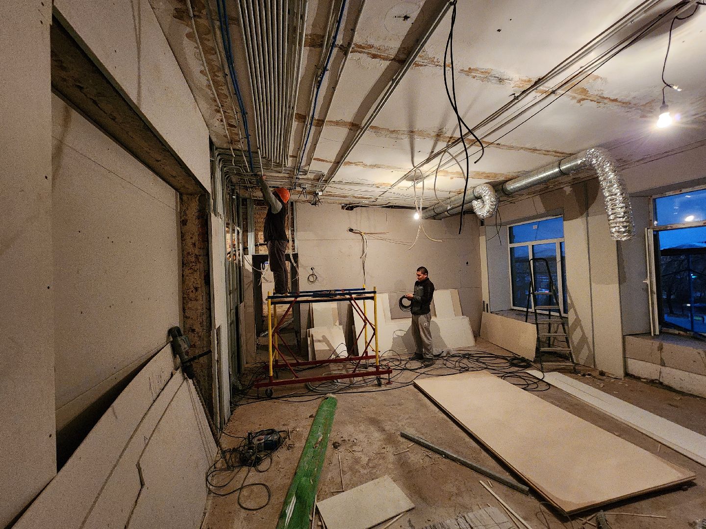 чехов, улица ильича 34а, детский сад, дошкольное отделение, лицей 4, капитальный  ремонт, капремонт здания, благоустройство территории , детские площадки, игровые элементы, пешеходные дорожки, освещение, лавочки и урны, детские павильоны, горки качели песочницы, фасадные работы , внутренняя отделка помещений ,госпрограмма московской области,