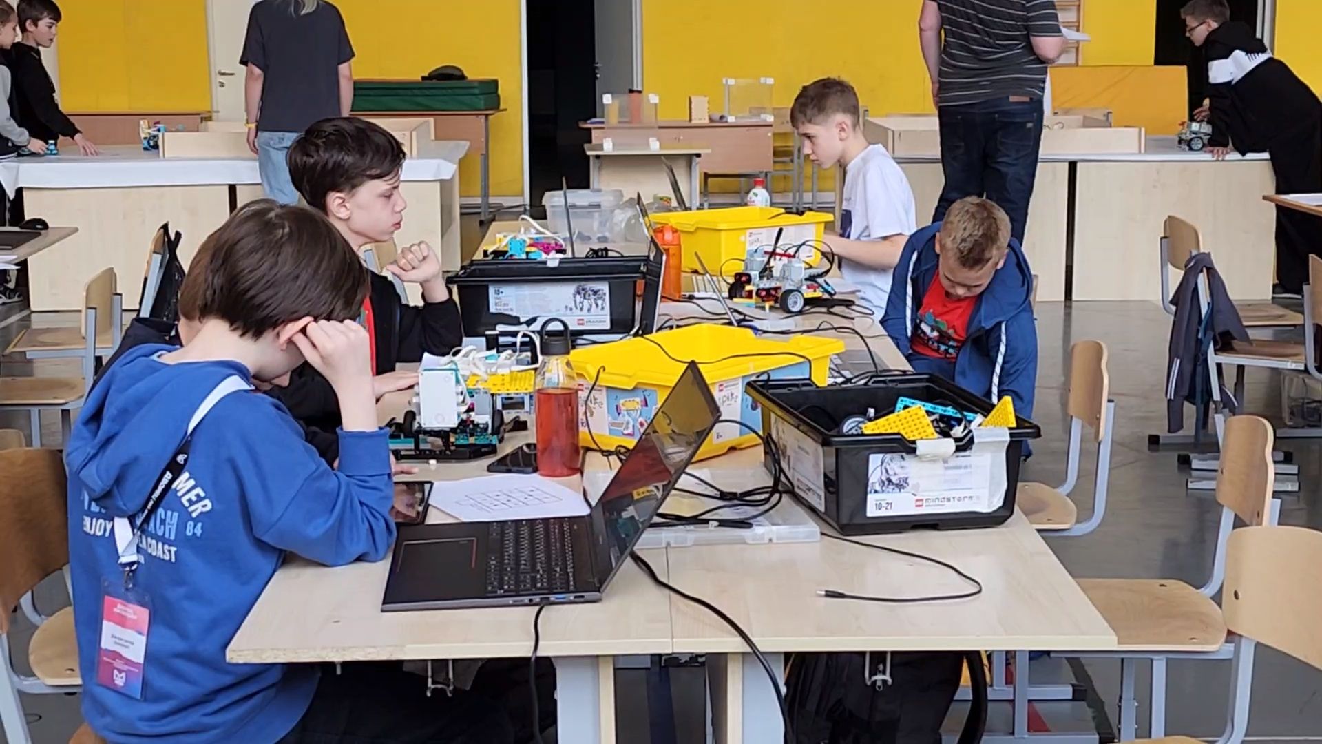 королёв, кванториум в королеве, космороботс, открытые соревнования по робототехнике в королеве,