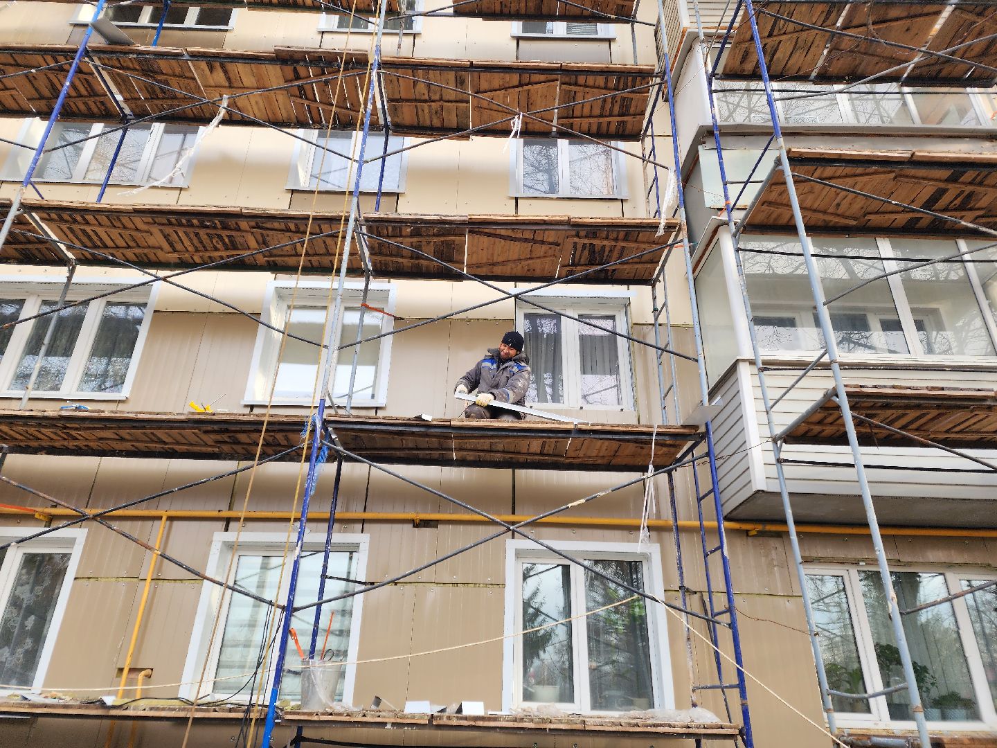 чехов, улица гагарина 56, микрорайон венюково, капремонт фасада, капитальный ремонт отмостки, наружные стены, гидроизоляция, утепление, цоколь, бетонирование, новая отмостка, облицовка, региональная программа московской области,замена кровли, инженерные сети,