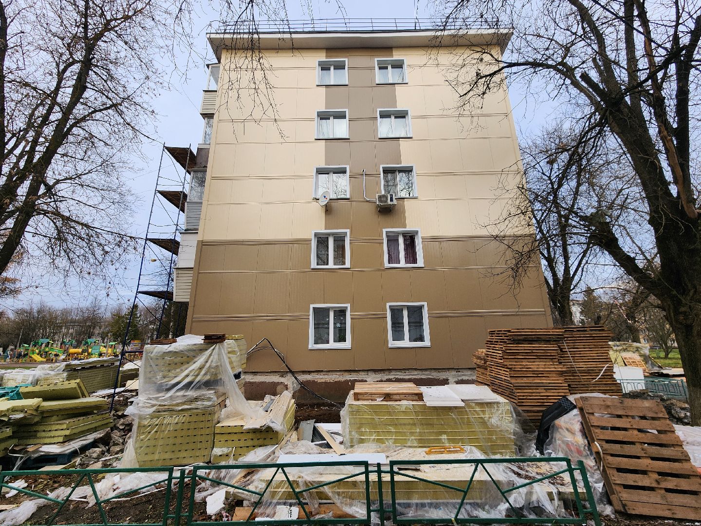 чехов, улица гагарина 56, микрорайон венюково, капремонт фасада, капитальный ремонт отмостки, наружные стены, гидроизоляция, утепление, цоколь, бетонирование, новая отмостка, облицовка, региональная программа московской области,замена кровли, инженерные сети,