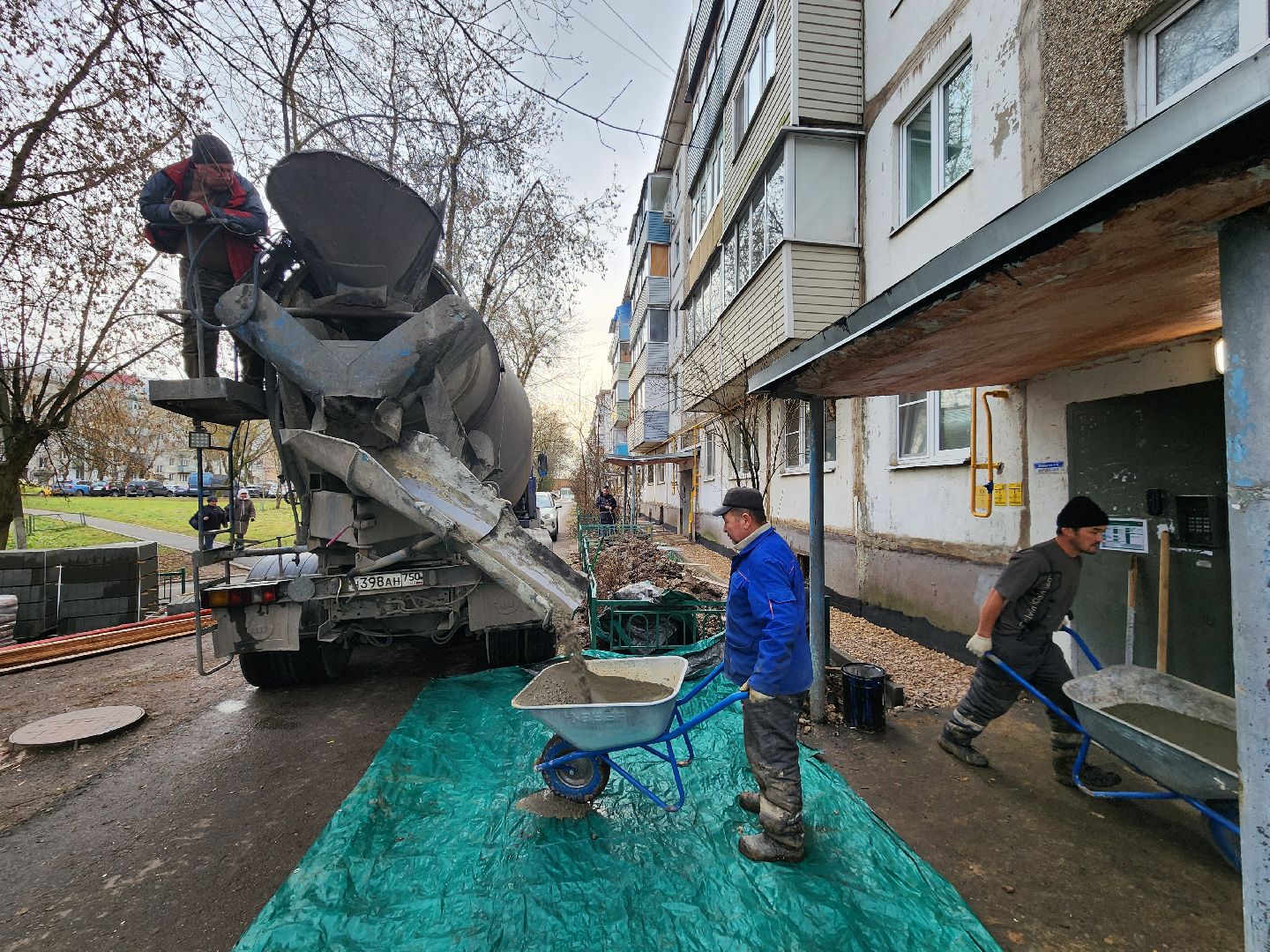 чехов, улица гагарина 56, микрорайон венюково, капремонт фасада, капитальный ремонт отмостки, наружные стены, гидроизоляция, утепление, цоколь, бетонирование, новая отмостка, облицовка, региональная программа московской области,замена кровли, инженерные сети,
