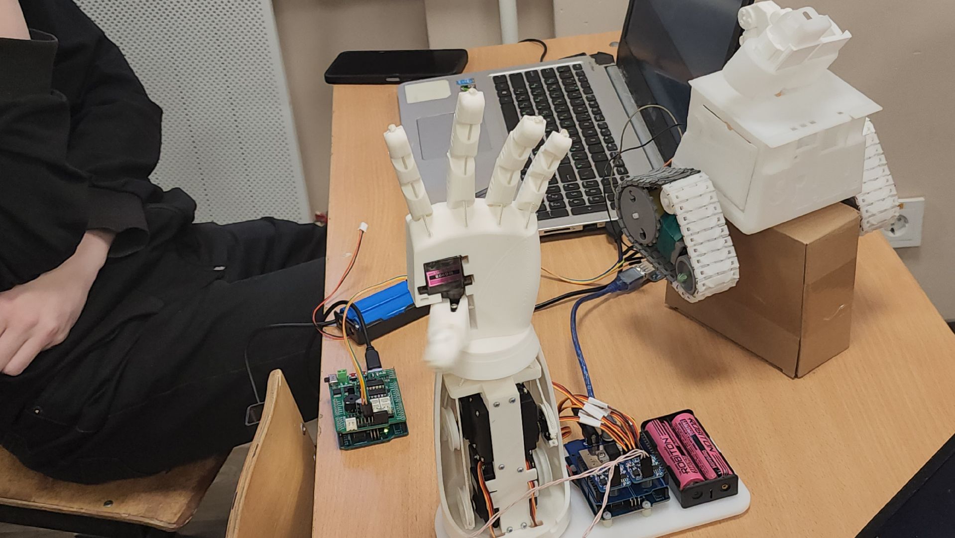 долгопрудный, физмат-лицей, робототехника, роборорука,кружок робототехники,