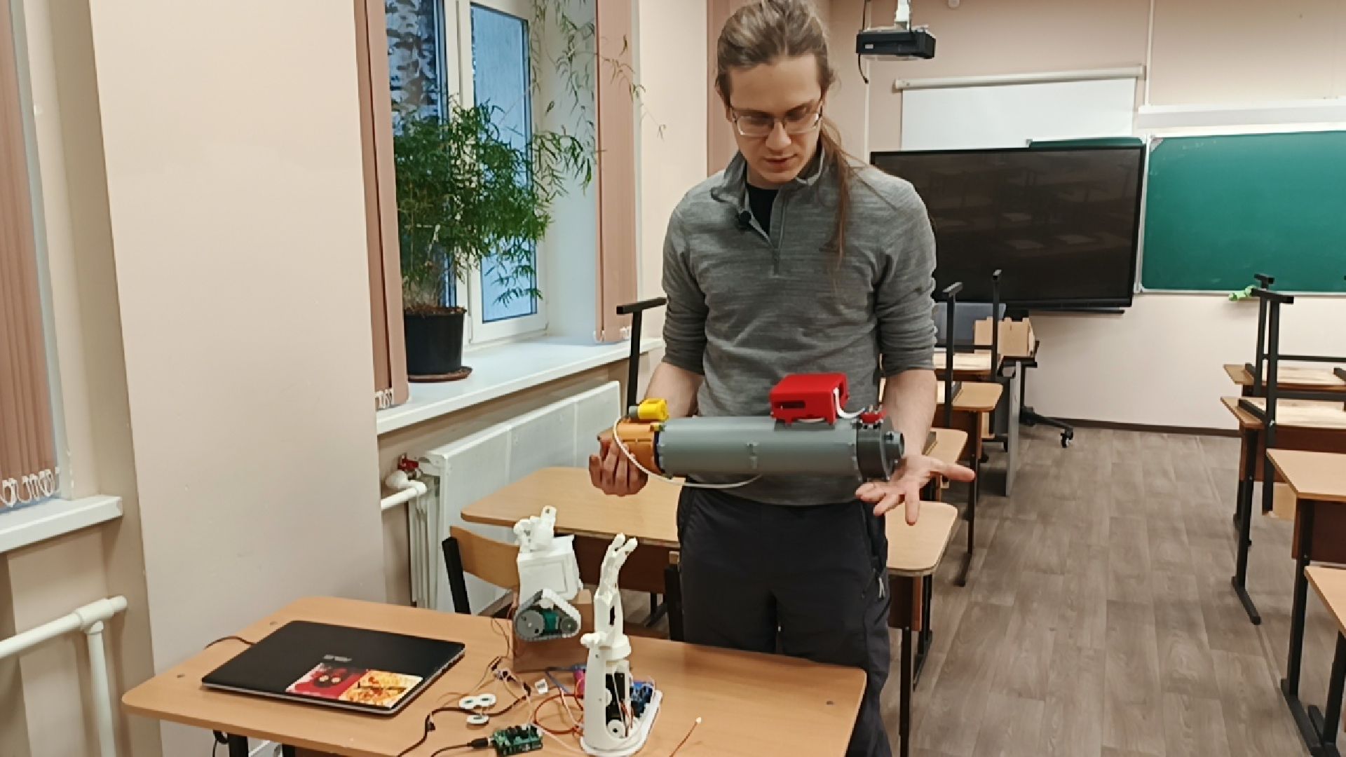 долгопрудный, физмат-лицей, робототехника, роборорука,кружок робототехники,