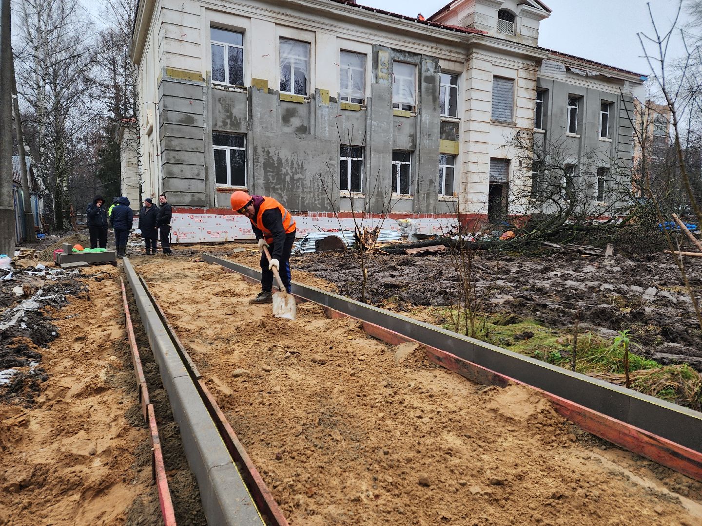 чехов, улица чехова 27, центр развития творчества детей и юношества, центр детского творчества, капремонт здания, капитальный ремонт, реконструкция, обновление, благоустройство территории, детские площадки, пешеходные дорожки, проходы и проезды, замена покрытия, фасадные работы, замена кровли, перекрытия, госпрограмма московской области, строительство и капремонт социальных объектов,