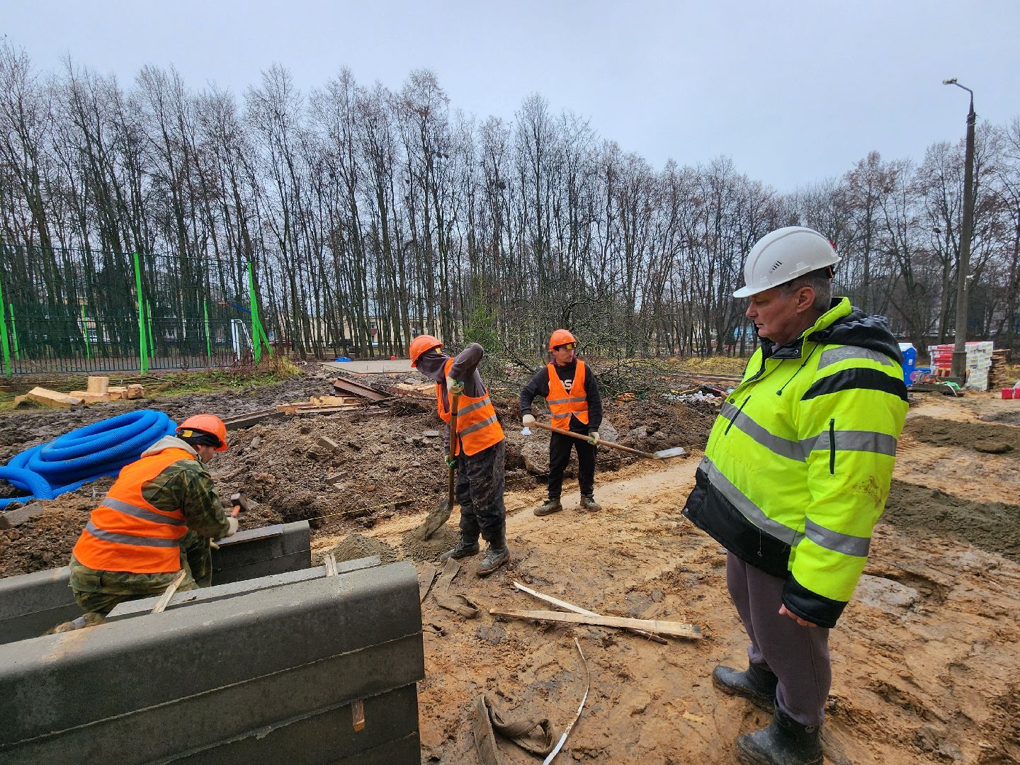 чехов, улица чехова 27, центр развития творчества детей и юношества, центр детского творчества, капремонт здания, капитальный ремонт, реконструкция, обновление, благоустройство территории, детские площадки, пешеходные дорожки, проходы и проезды, замена покрытия, фасадные работы, замена кровли, перекрытия, госпрограмма московской области, строительство и капремонт социальных объектов,