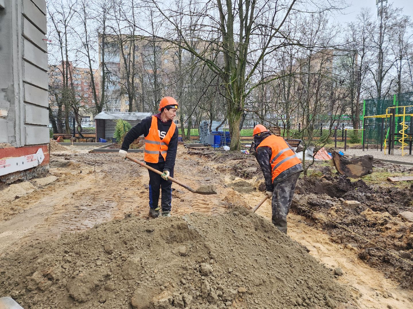 чехов, улица чехова 27, центр развития творчества детей и юношества, центр детского творчества, капремонт здания, капитальный ремонт, реконструкция, обновление, благоустройство территории, детские площадки, пешеходные дорожки, проходы и проезды, замена покрытия, фасадные работы, замена кровли, перекрытия, госпрограмма московской области, строительство и капремонт социальных объектов,