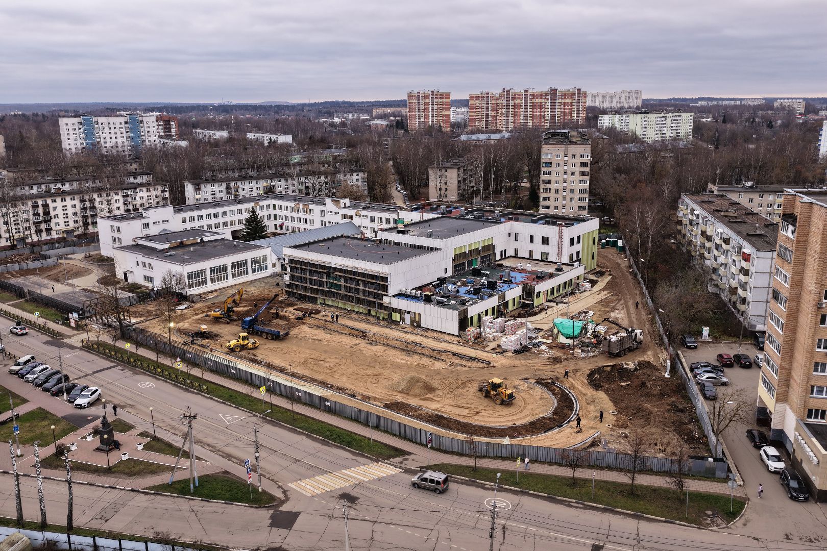 видео с коптера, гимназия 6 в солнечногорске,