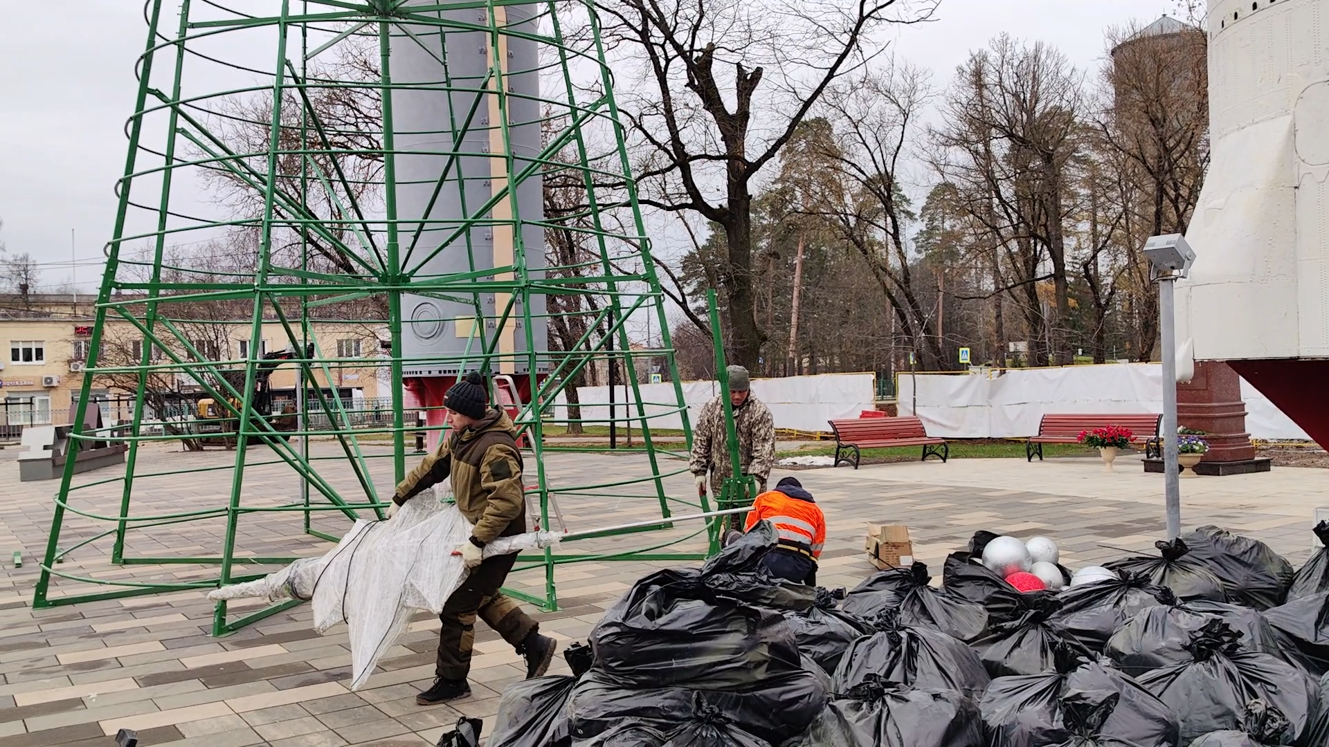 новый год, праздник нового года, елка во власихе, власиха новый год, украшение города к новому году,