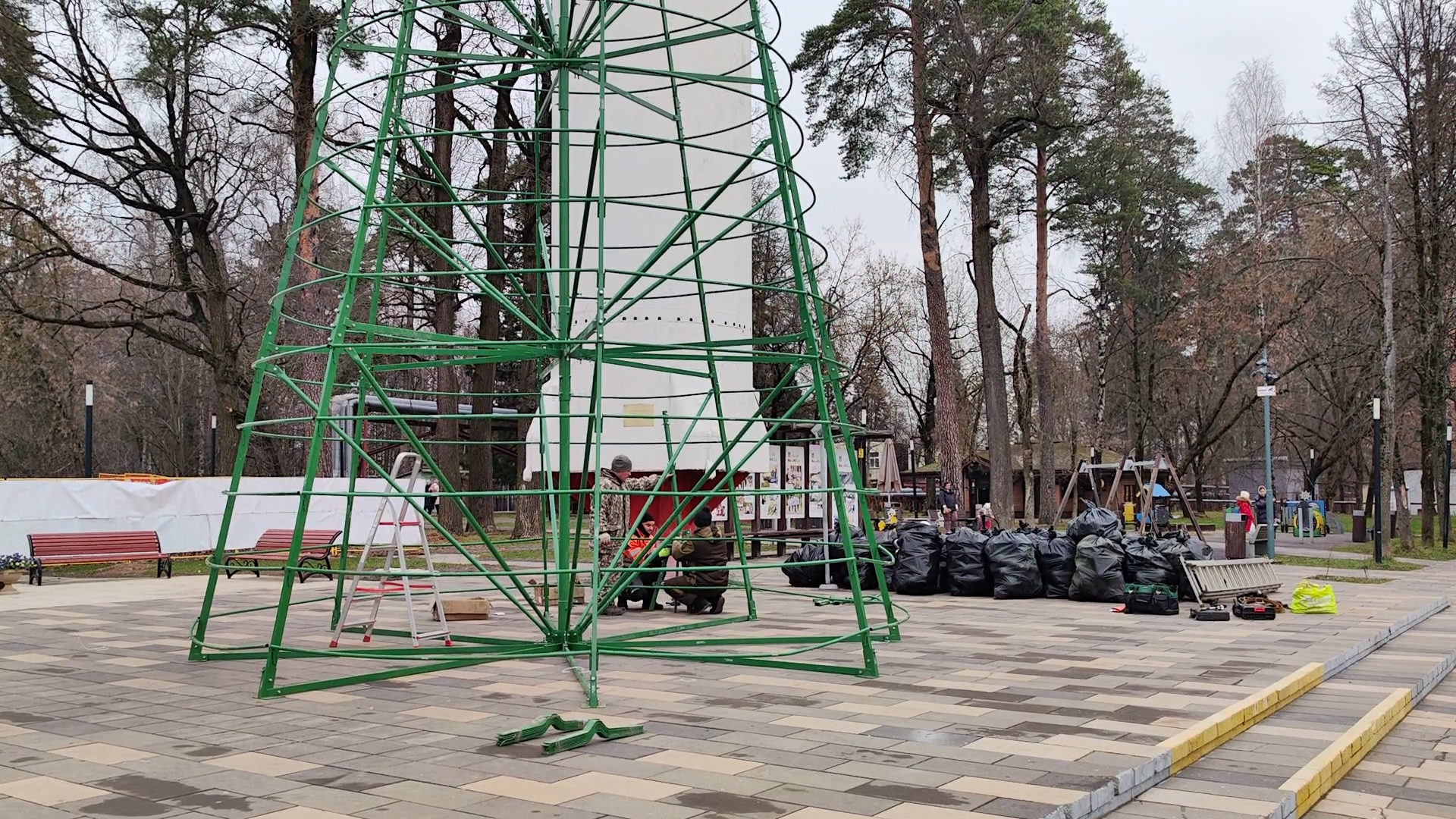 новый год, праздник нового года, елка во власихе, власиха новый год, украшение города к новому году,