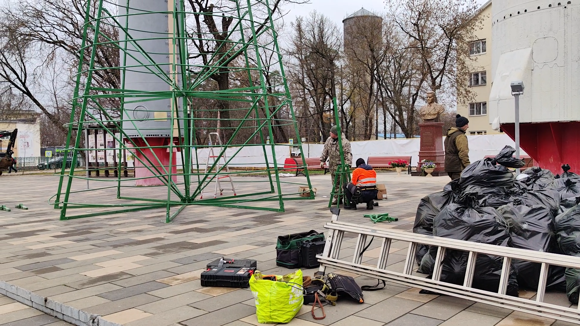 новый год, праздник нового года, елка во власихе, власиха новый год, украшение города к новому году,