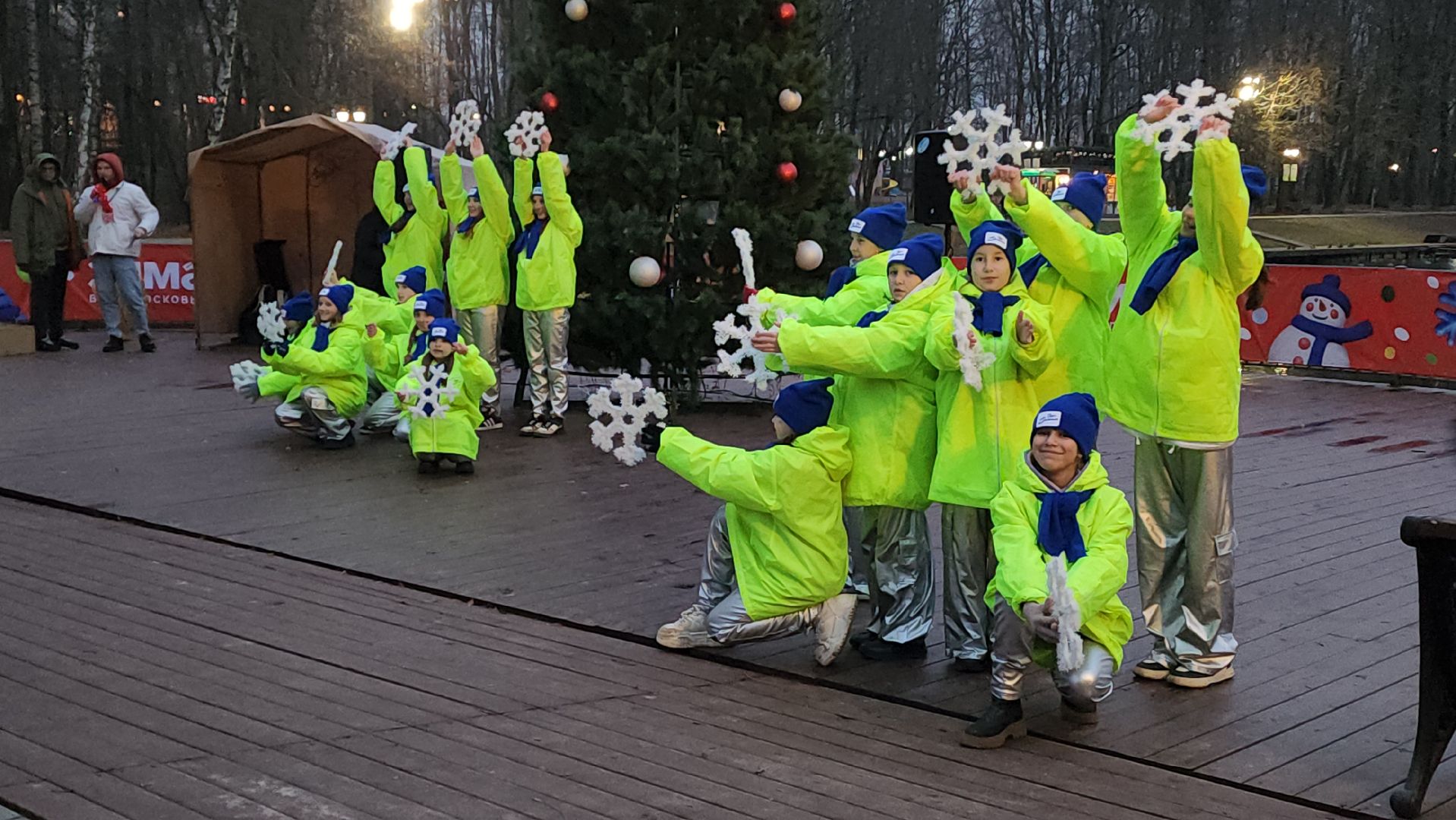 зажжение елки, зима в подмомсковье, парки красногорска,парк ивановские пруды,