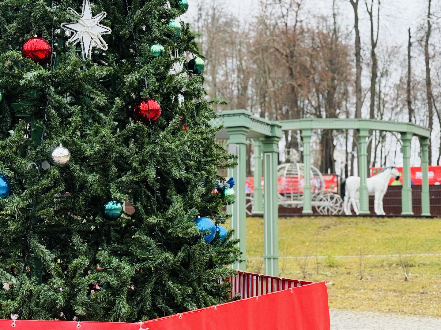 новый год, новогодние украшения, украшение города к новому году, раменское, раменский городской парк,