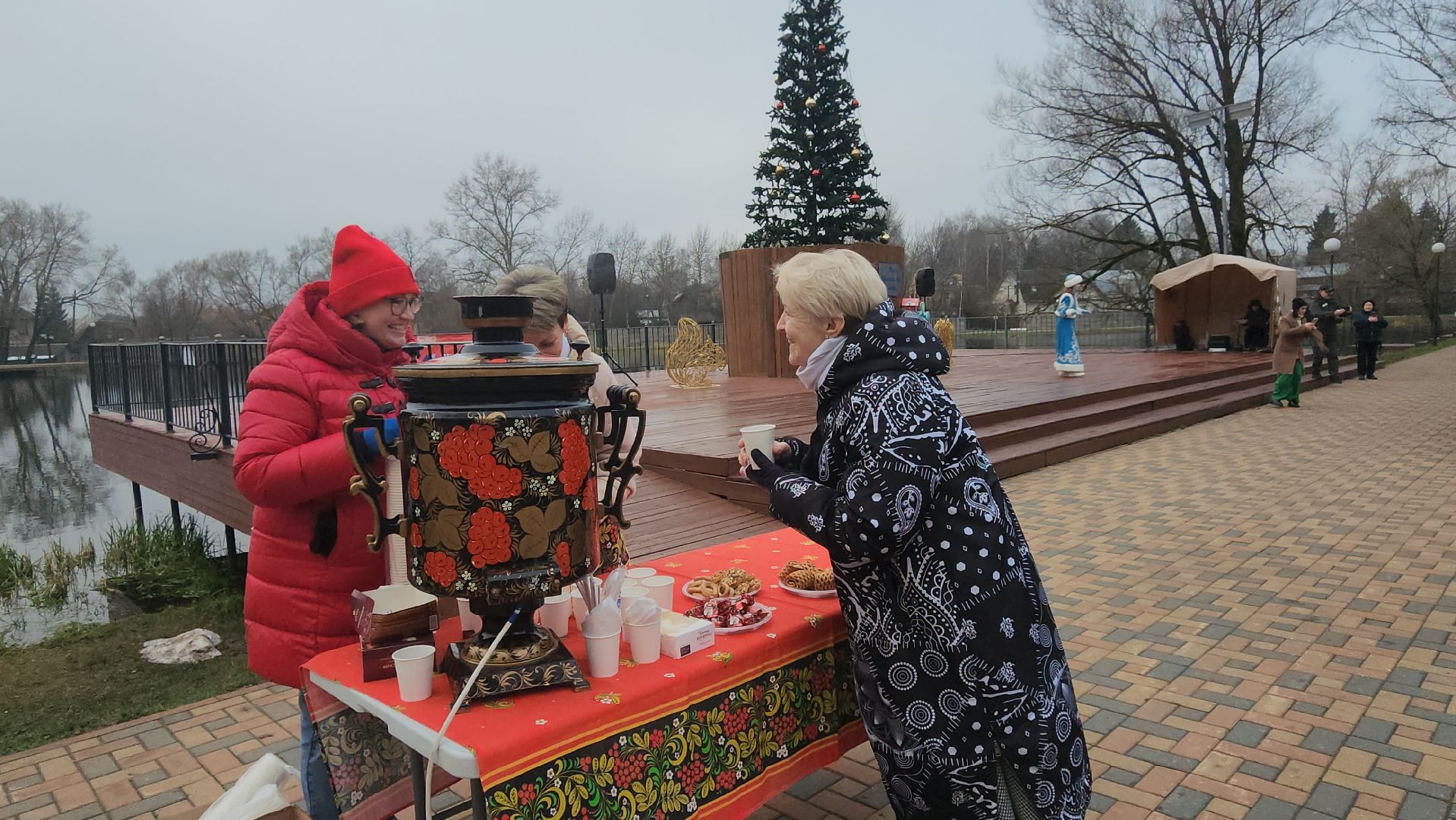зима в подмосковье, красногорск медицина, зажжение елки,