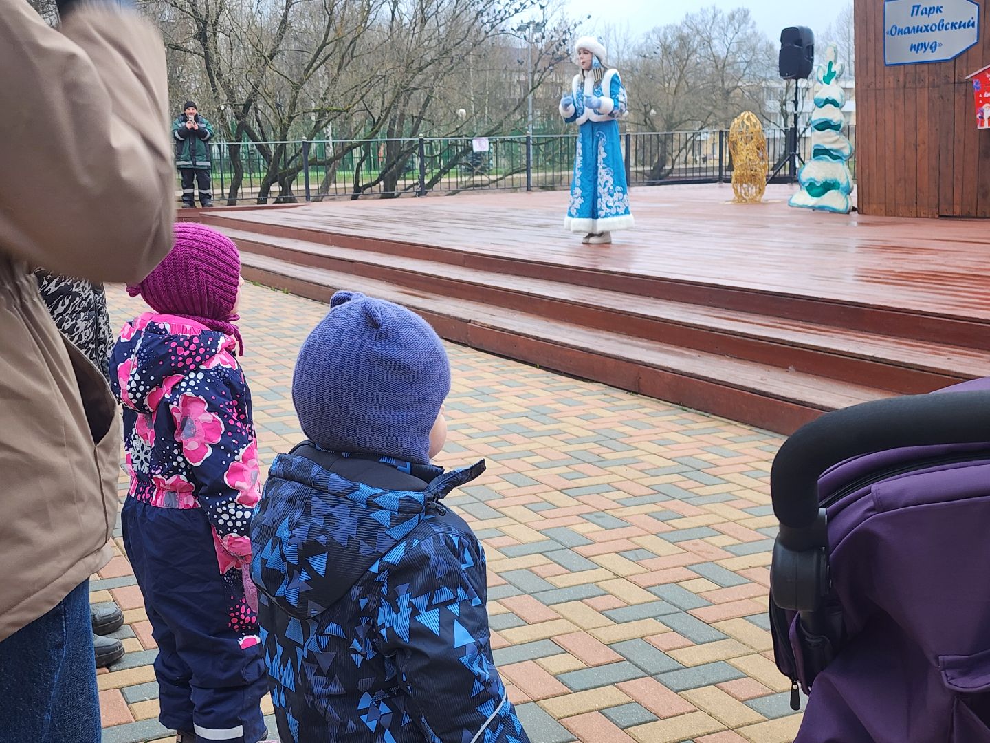 зима в подмосковье, красногорск медицина, зажжение елки,