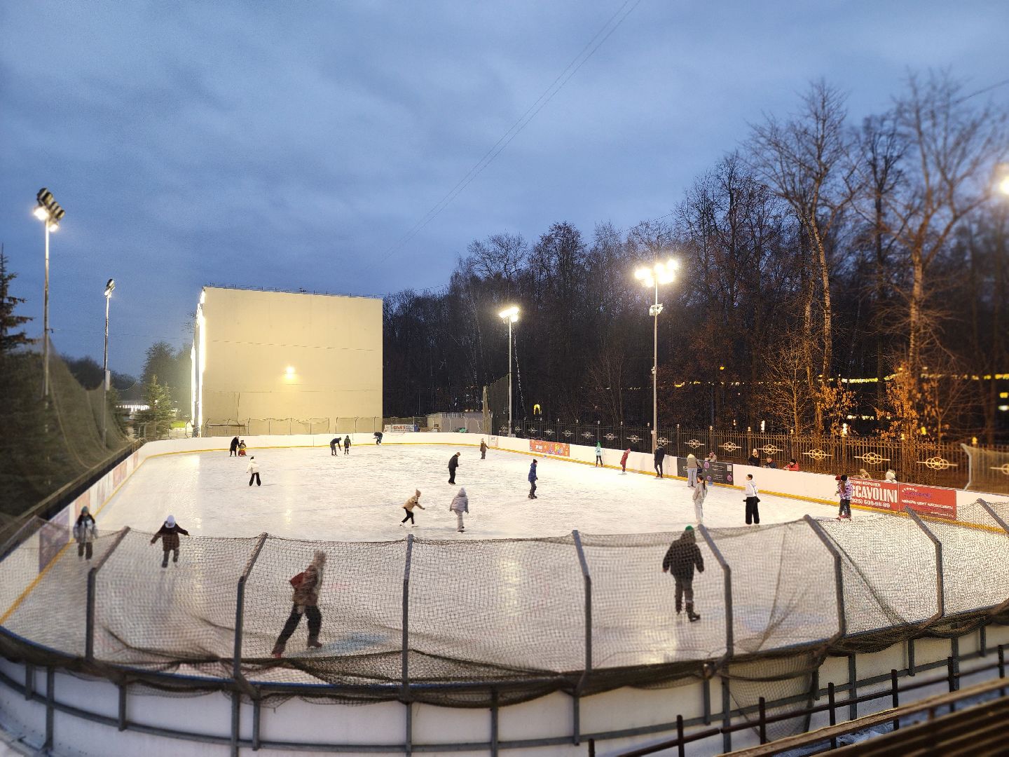 королёв, зима в подмомсковье, каток космолед, цдк имени калинина, благоустройство ,