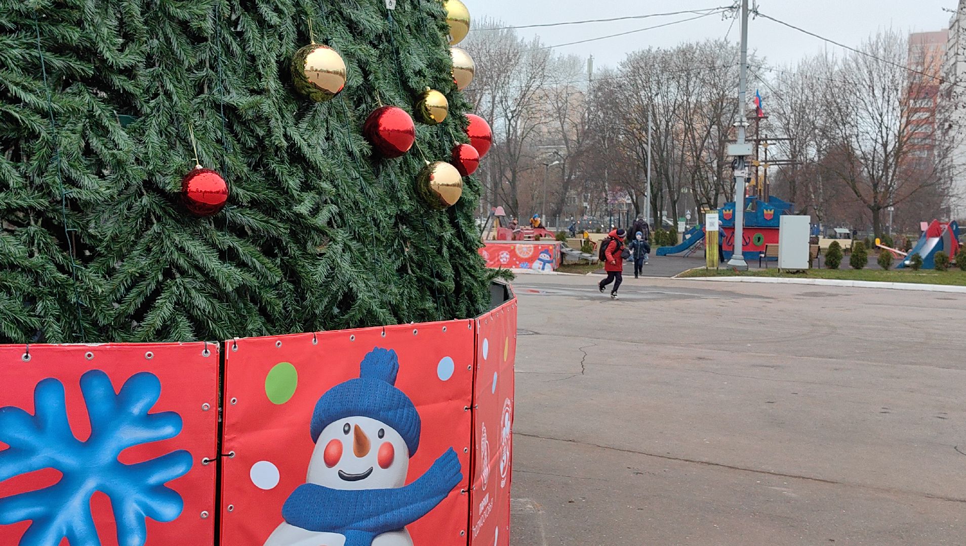 праздник, зимний сезон, парк, елка, дед мороз,