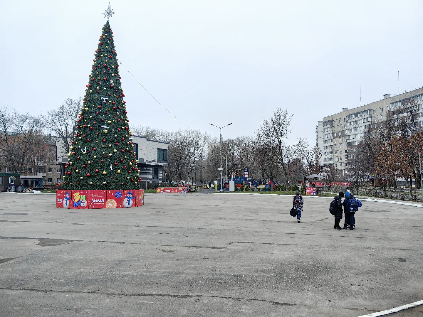 праздник, зимний сезон, парк, елка, дед мороз,